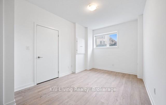 Photo 42 of 52 Hooyo Terrace, Toronto, Englemount-Lawrence — HOMEH