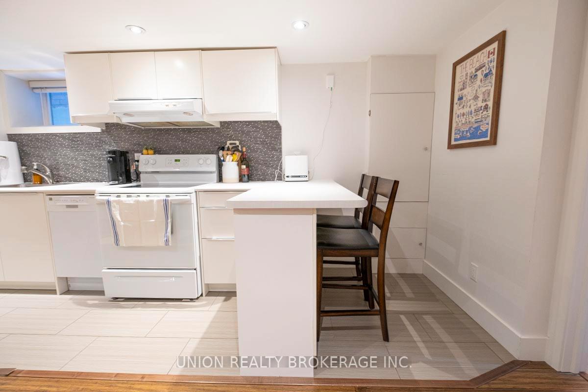 Photo 4 of Unit Lower, 53 Silver Birch Avenue, Toronto, The Beaches — HOMEH