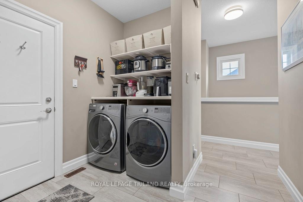 Photo 11 of Unit 33, 4700 Hamilton Road, Thames Centre, Dorchester — HOMEH