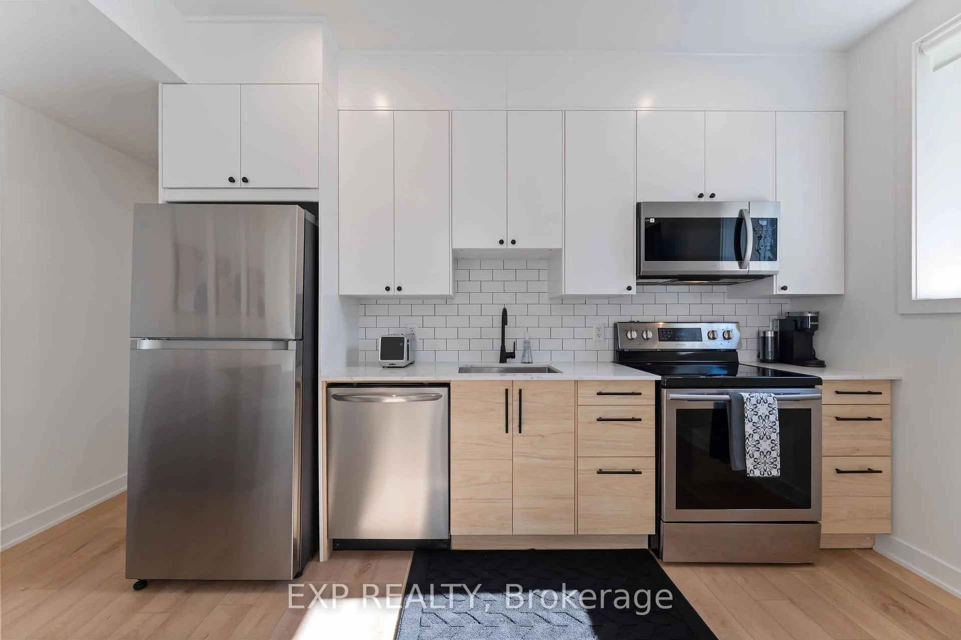 Photo 7 of 844 Connaught Avenue, Ottawa, Queensway Terrace North — HOMEH