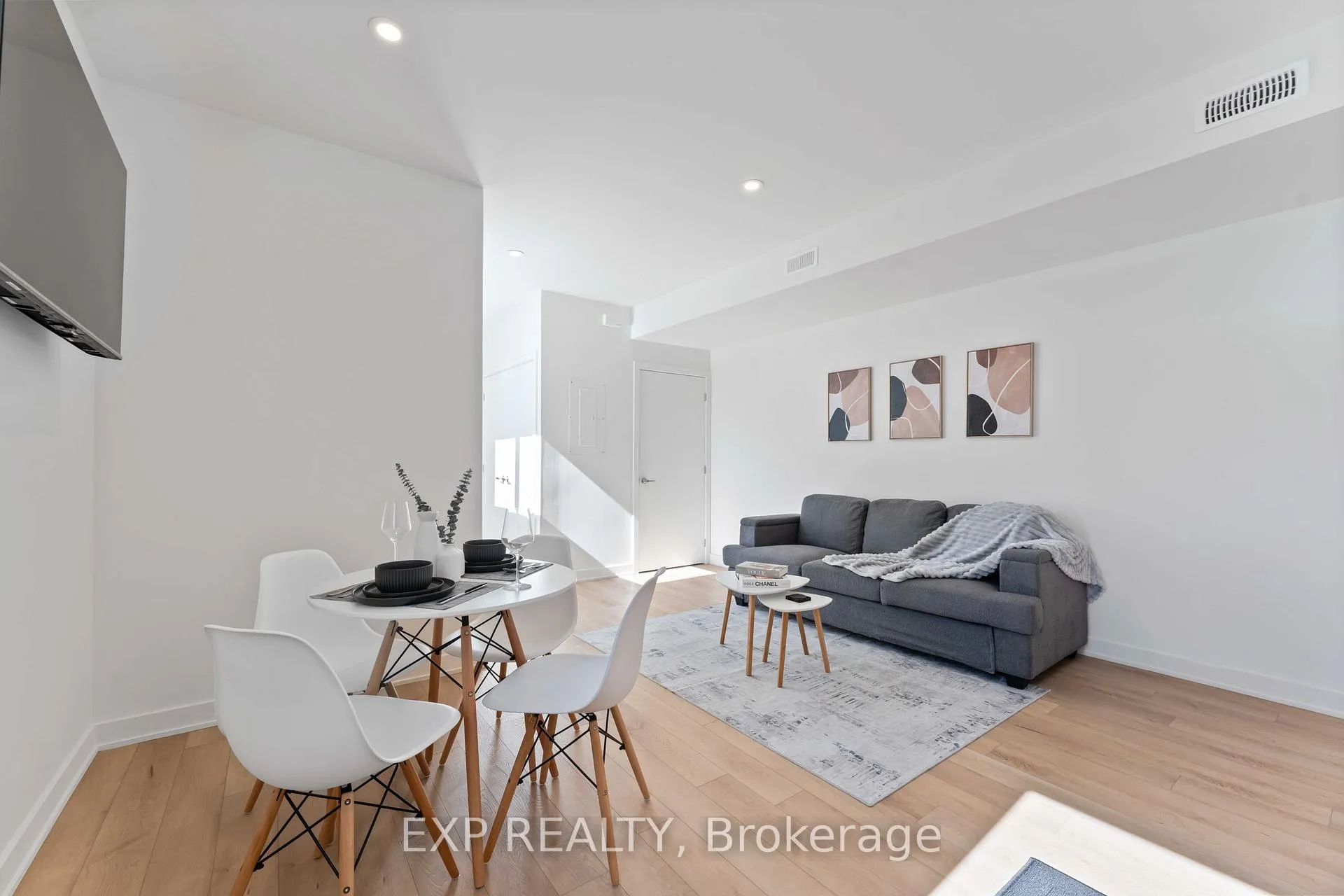 Photo 10 of 844 Connaught Avenue, Ottawa, Queensway Terrace North — HOMEH