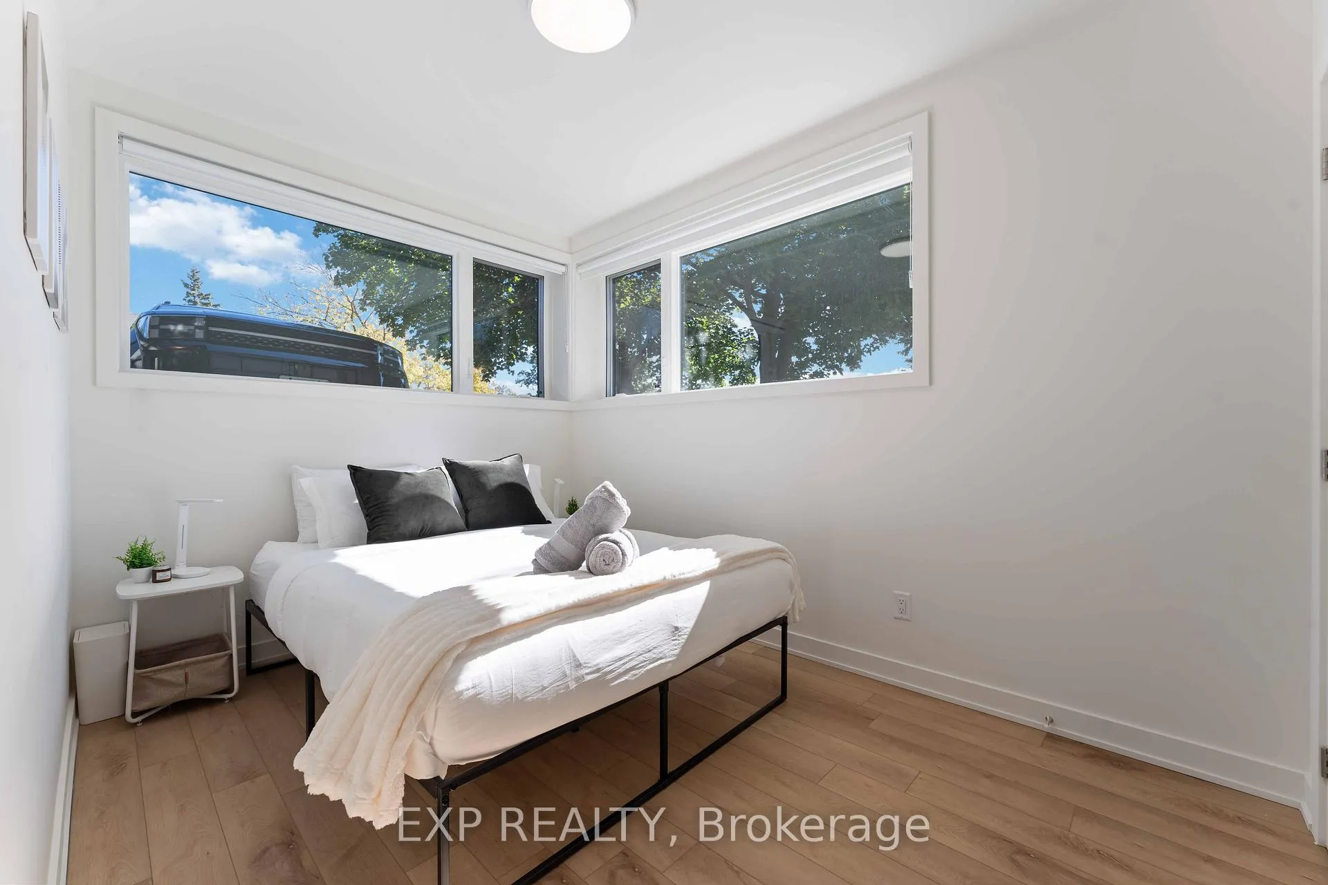 Photo 14 of 844 Connaught Avenue, Ottawa, Queensway Terrace North — HOMEH