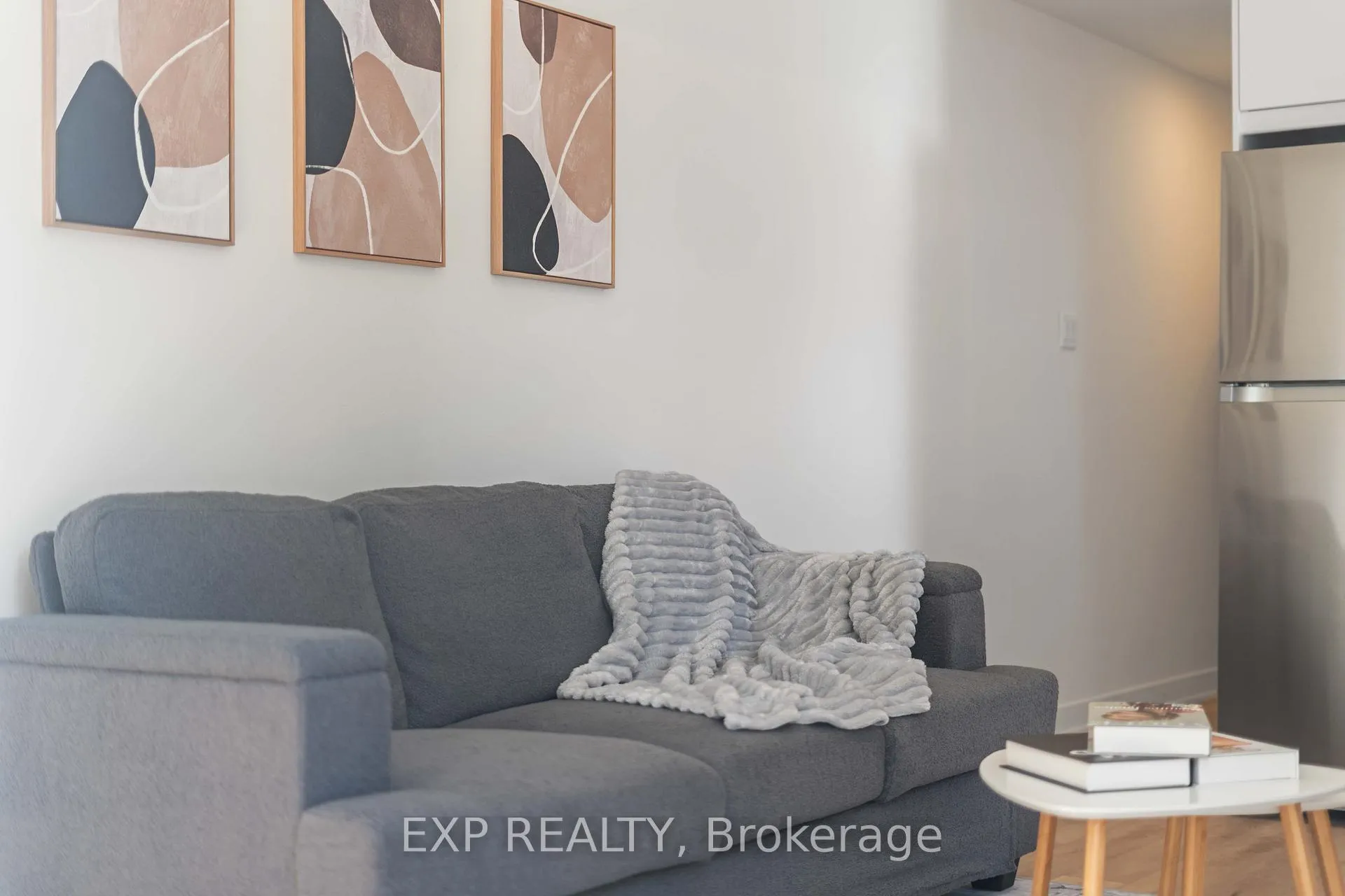 Photo 24 of 844 Connaught Avenue, Ottawa, Queensway Terrace North — HOMEH