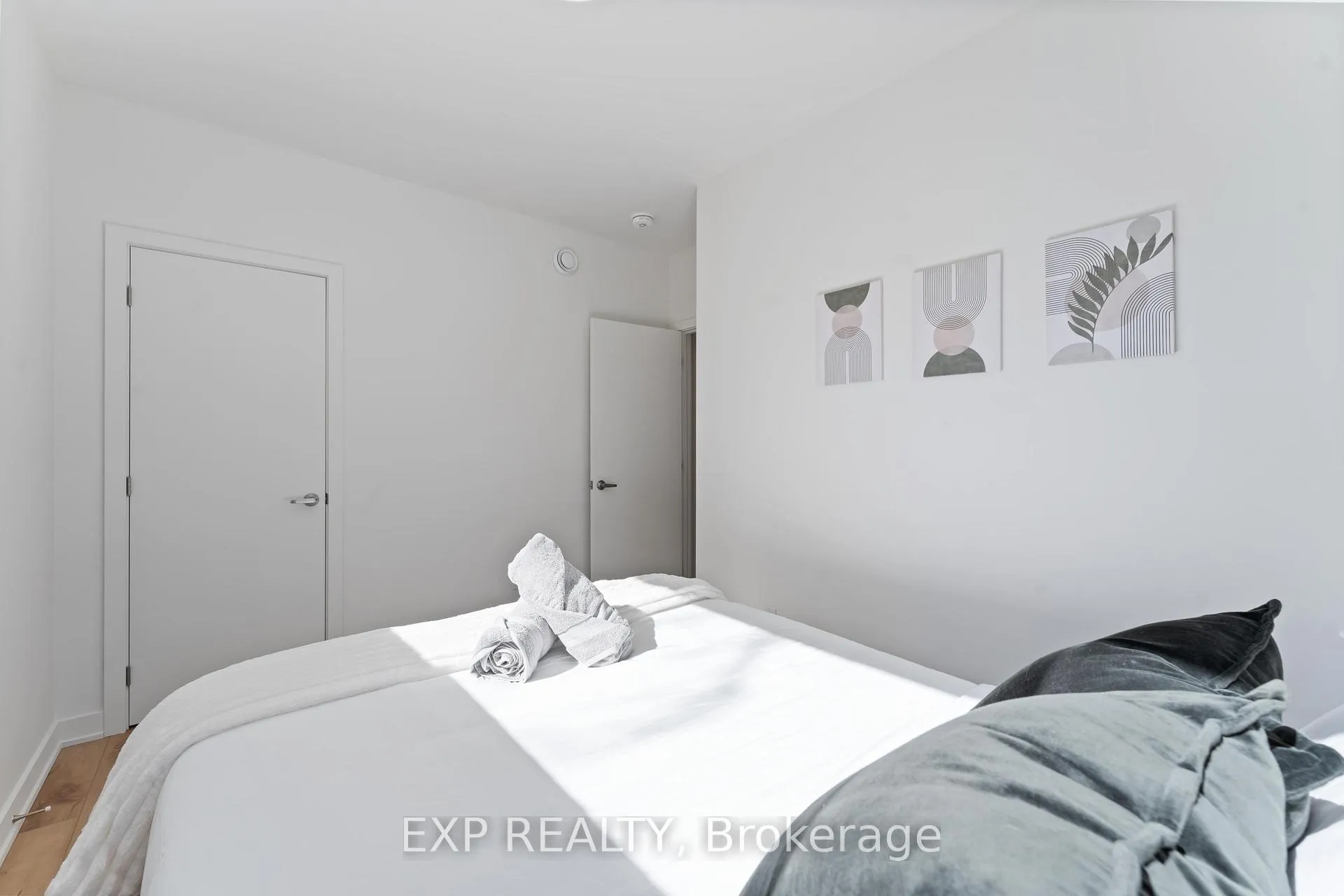 Photo 30 of 844 Connaught Avenue, Ottawa, Queensway Terrace North — HOMEH