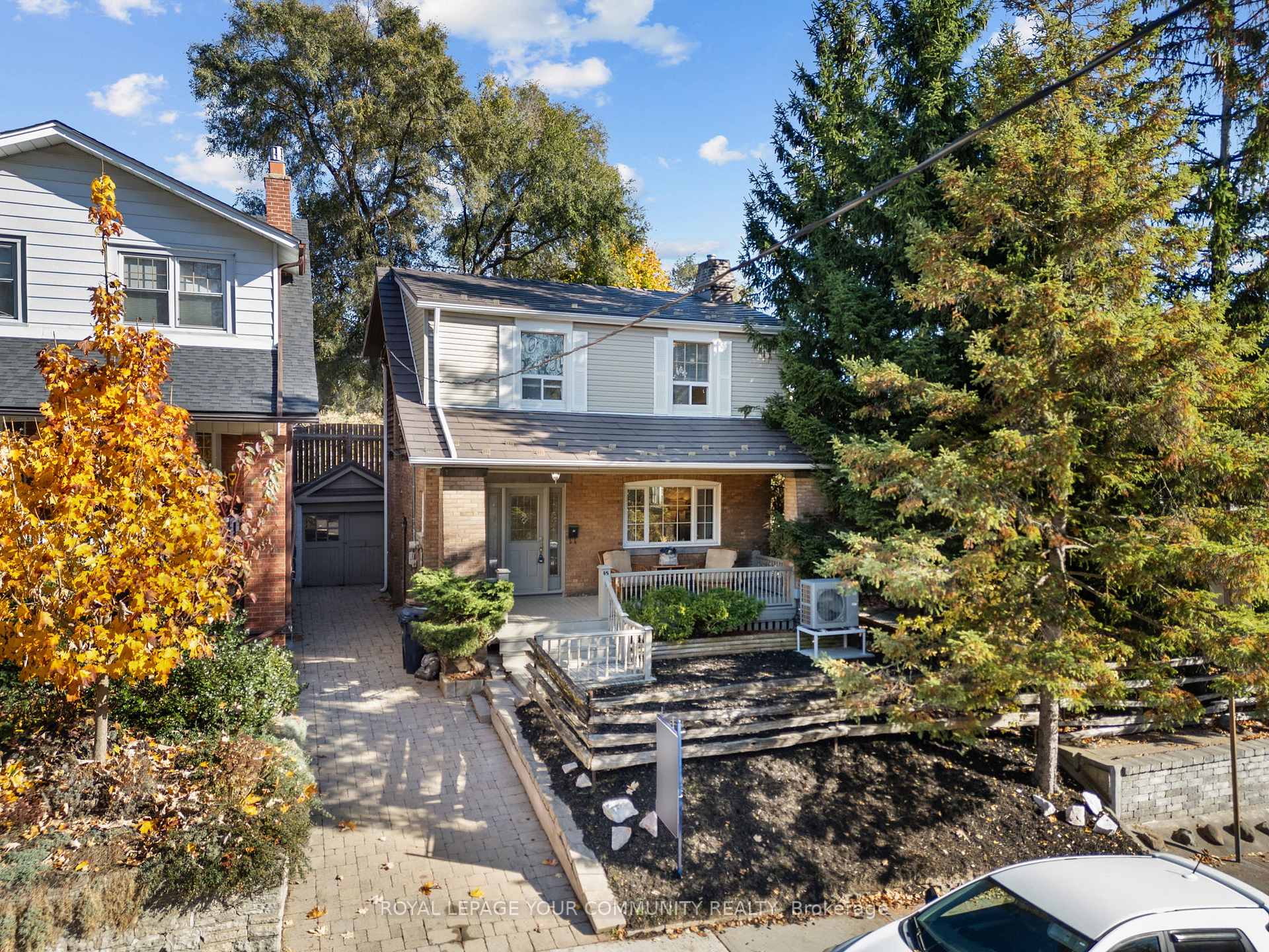 Photo 2 of 45 Beach View Crescent, Toronto, East End-Danforth — HOMEH