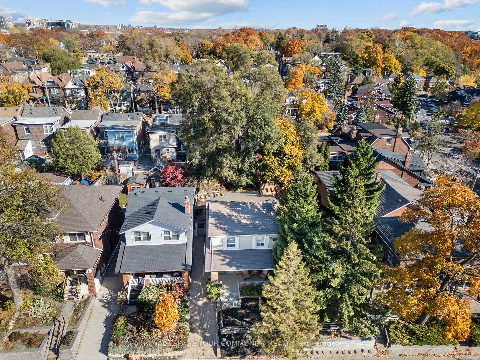 Photo 6 of 45 Beach View Crescent, Toronto, East End-Danforth — HOMEH