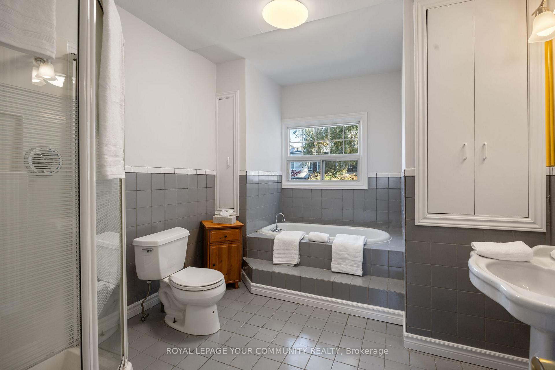 Photo 27 of 45 Beach View Crescent, Toronto, East End-Danforth — HOMEH