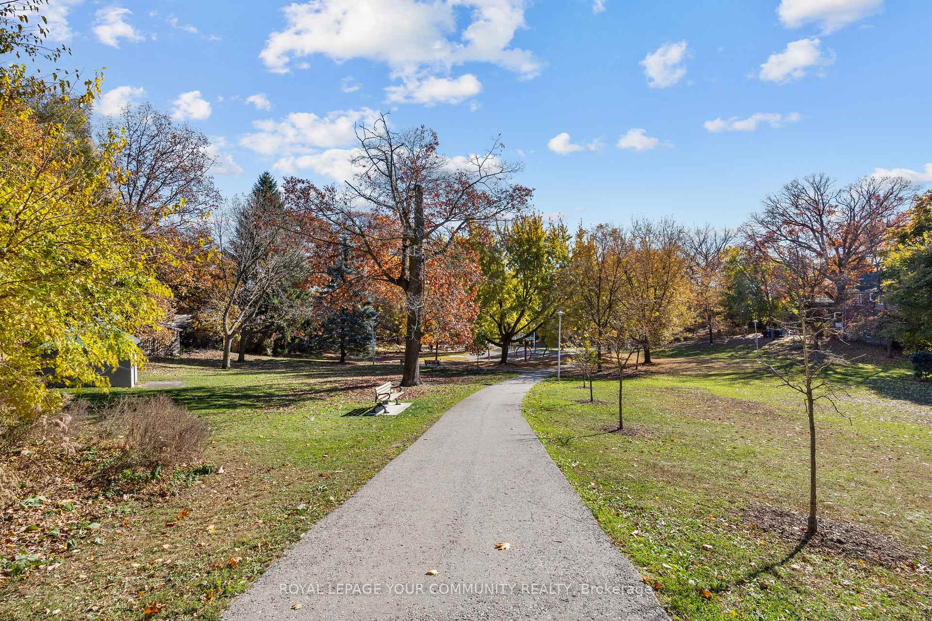 Photo 36 of 45 Beach View Crescent, Toronto, East End-Danforth — HOMEH