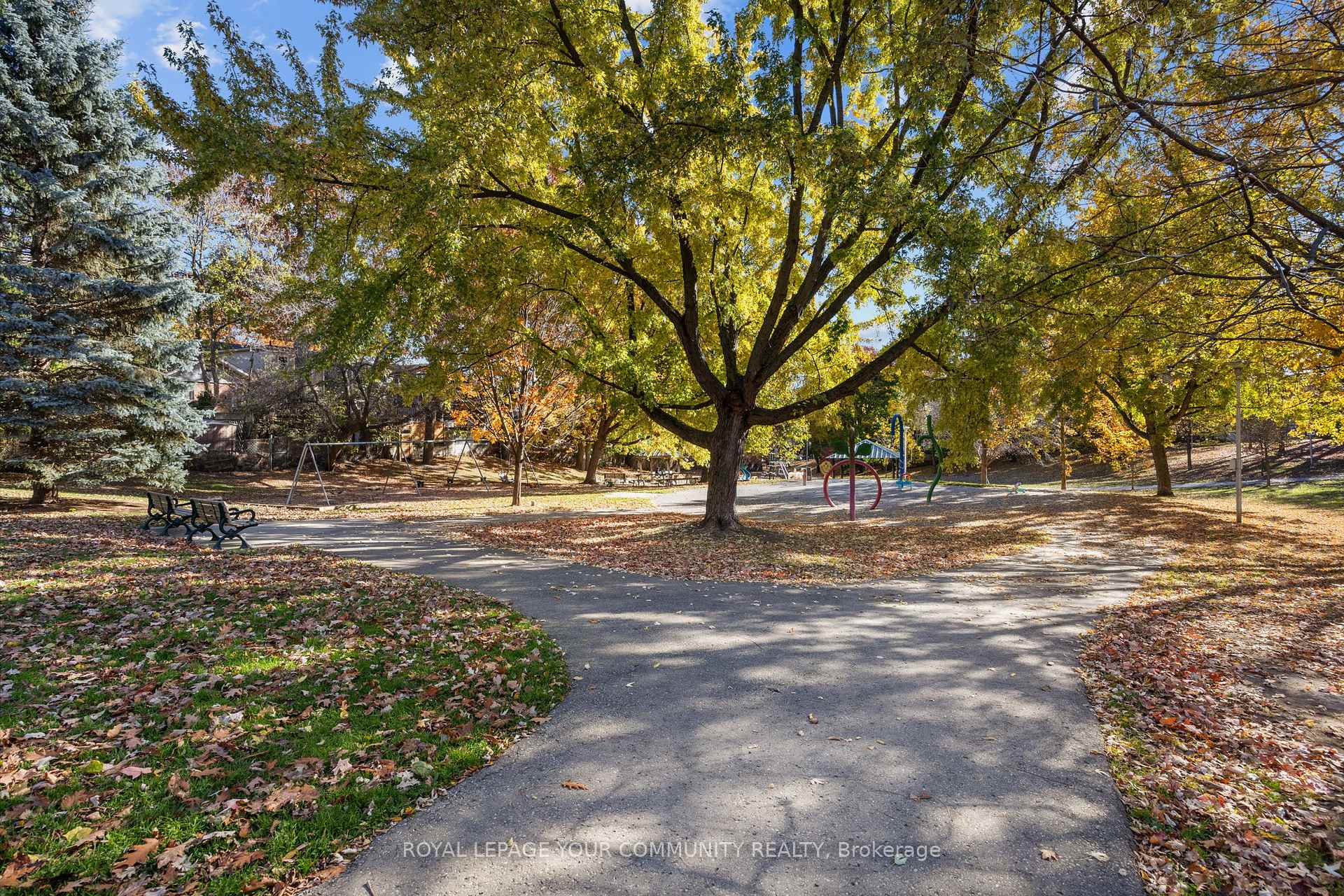 Photo 37 of 45 Beach View Crescent, Toronto, East End-Danforth — HOMEH