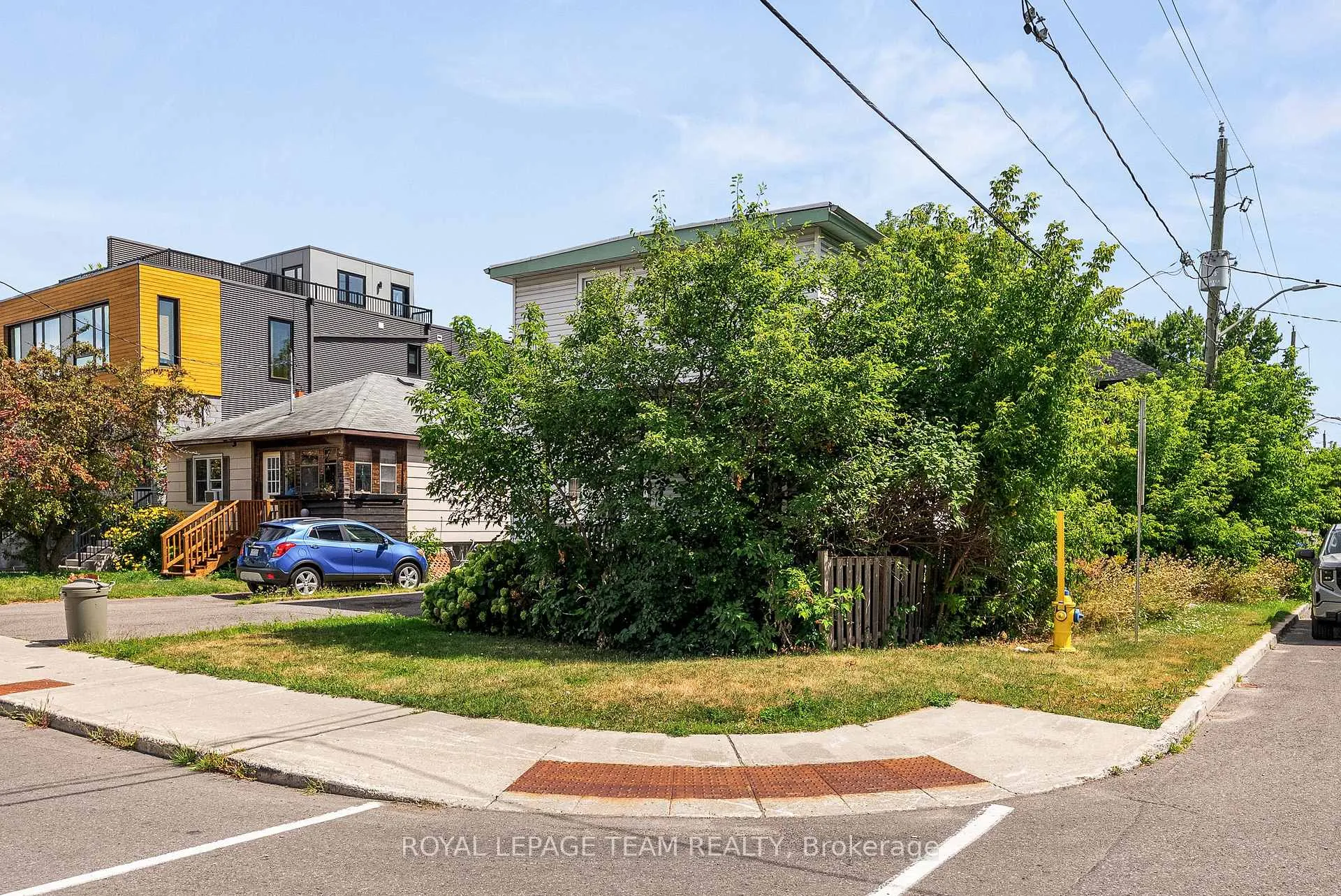 Photo 5 of 240 Garneau Street, Ottawa, Vanier — HOMEH