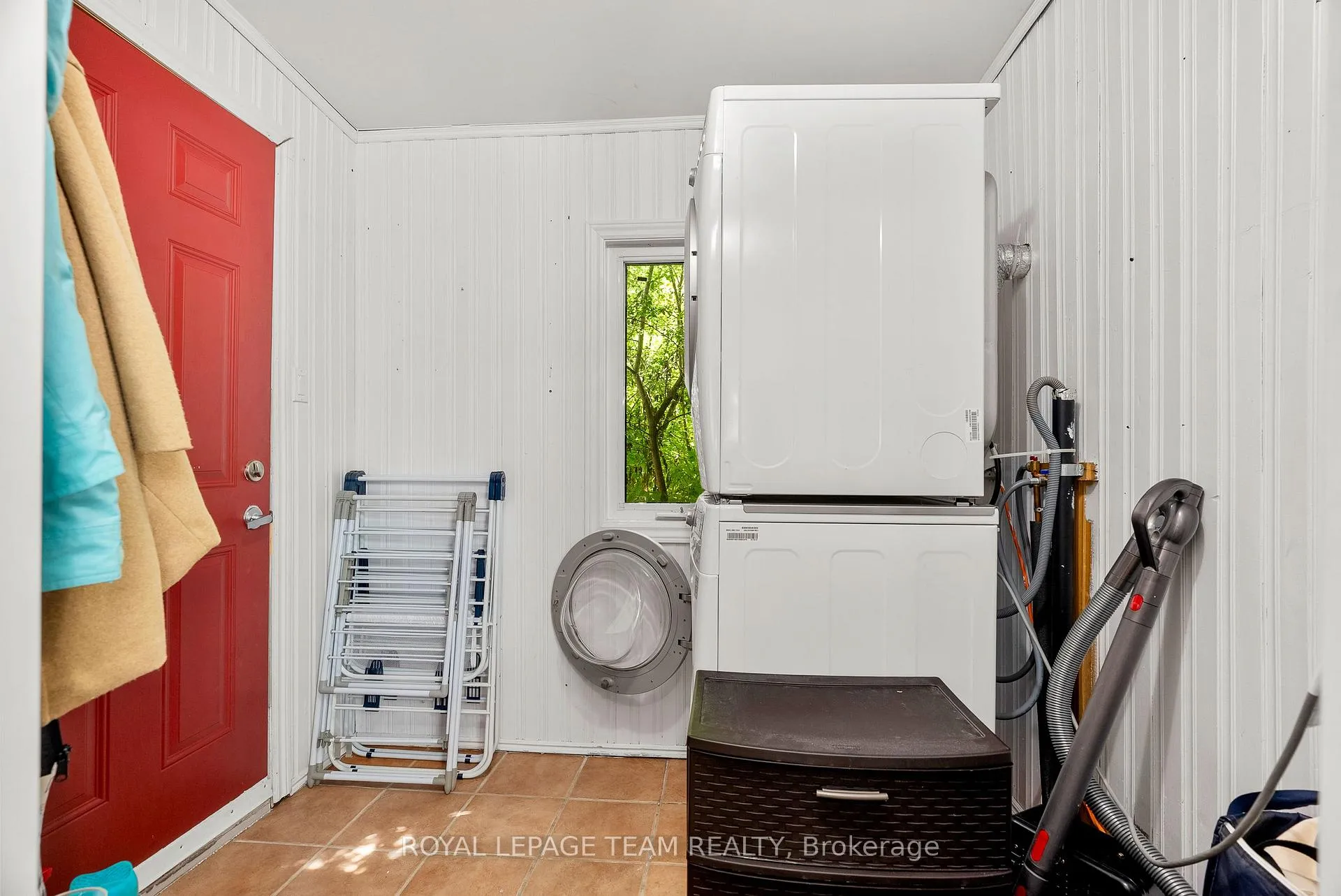 Photo 17 of 240 Garneau Street, Ottawa, Vanier — HOMEH