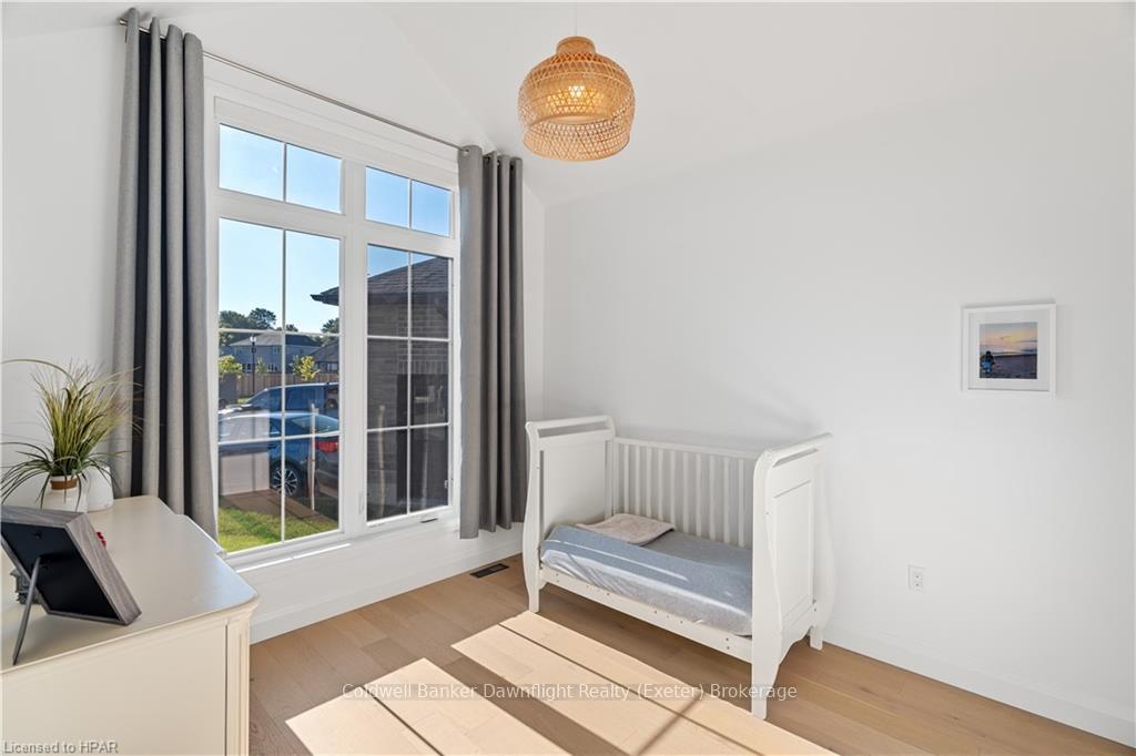 Photo 8 of 135 Foxborough Place, Thames Centre, Thorndale — HOMEH