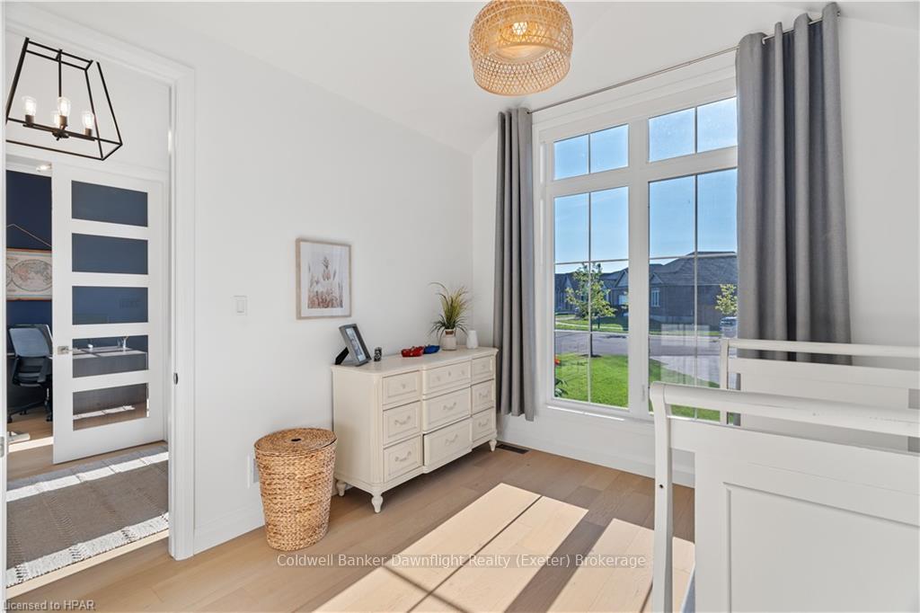 Photo 9 of 135 Foxborough Place, Thames Centre, Thorndale — HOMEH