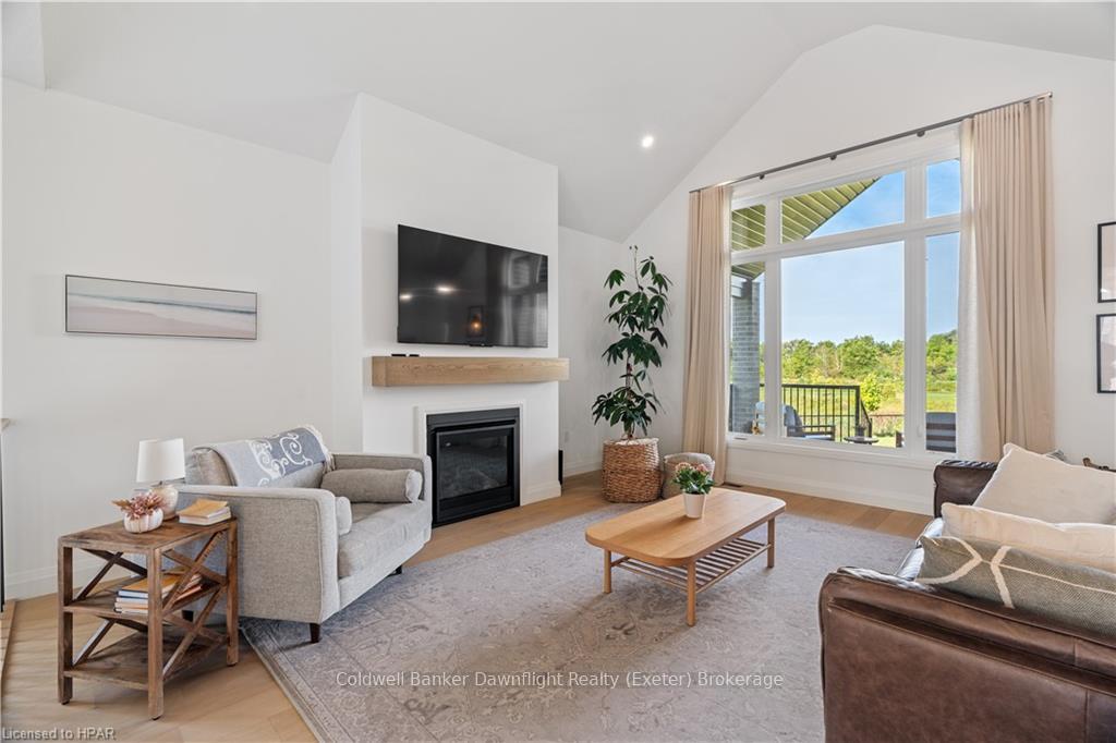 Photo 15 of 135 Foxborough Place, Thames Centre, Thorndale — HOMEH