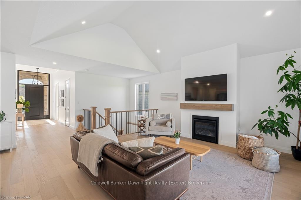Photo 16 of 135 Foxborough Place, Thames Centre, Thorndale — HOMEH