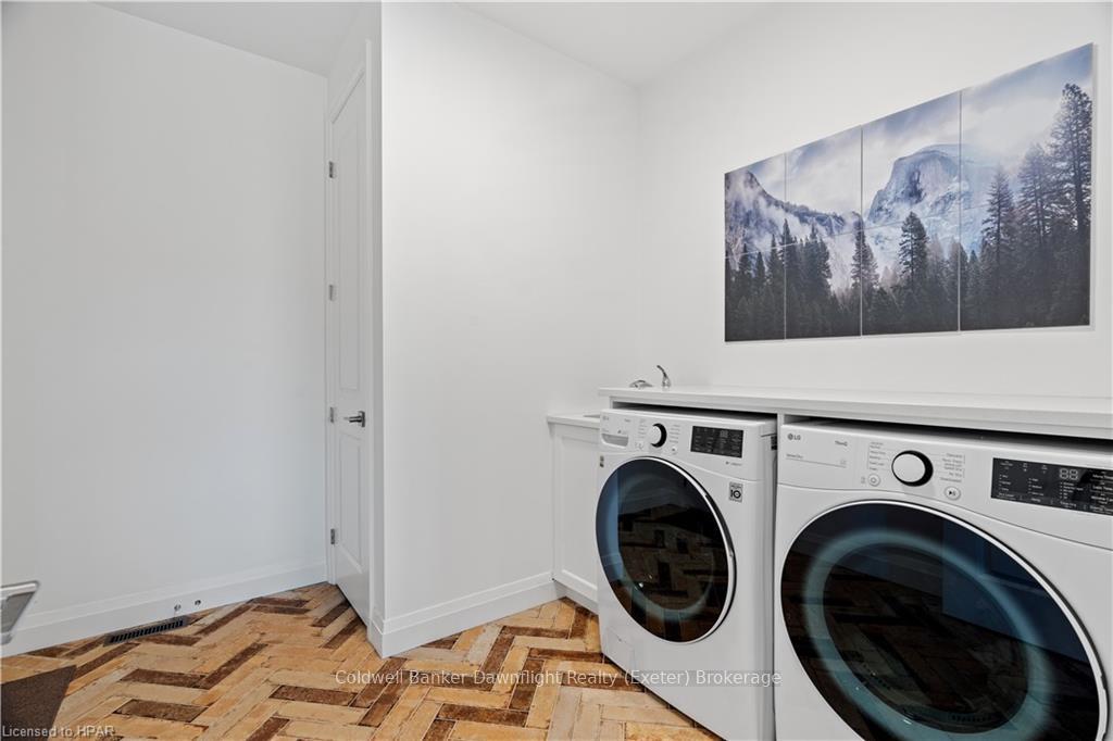 Photo 25 of 135 Foxborough Place, Thames Centre, Thorndale — HOMEH