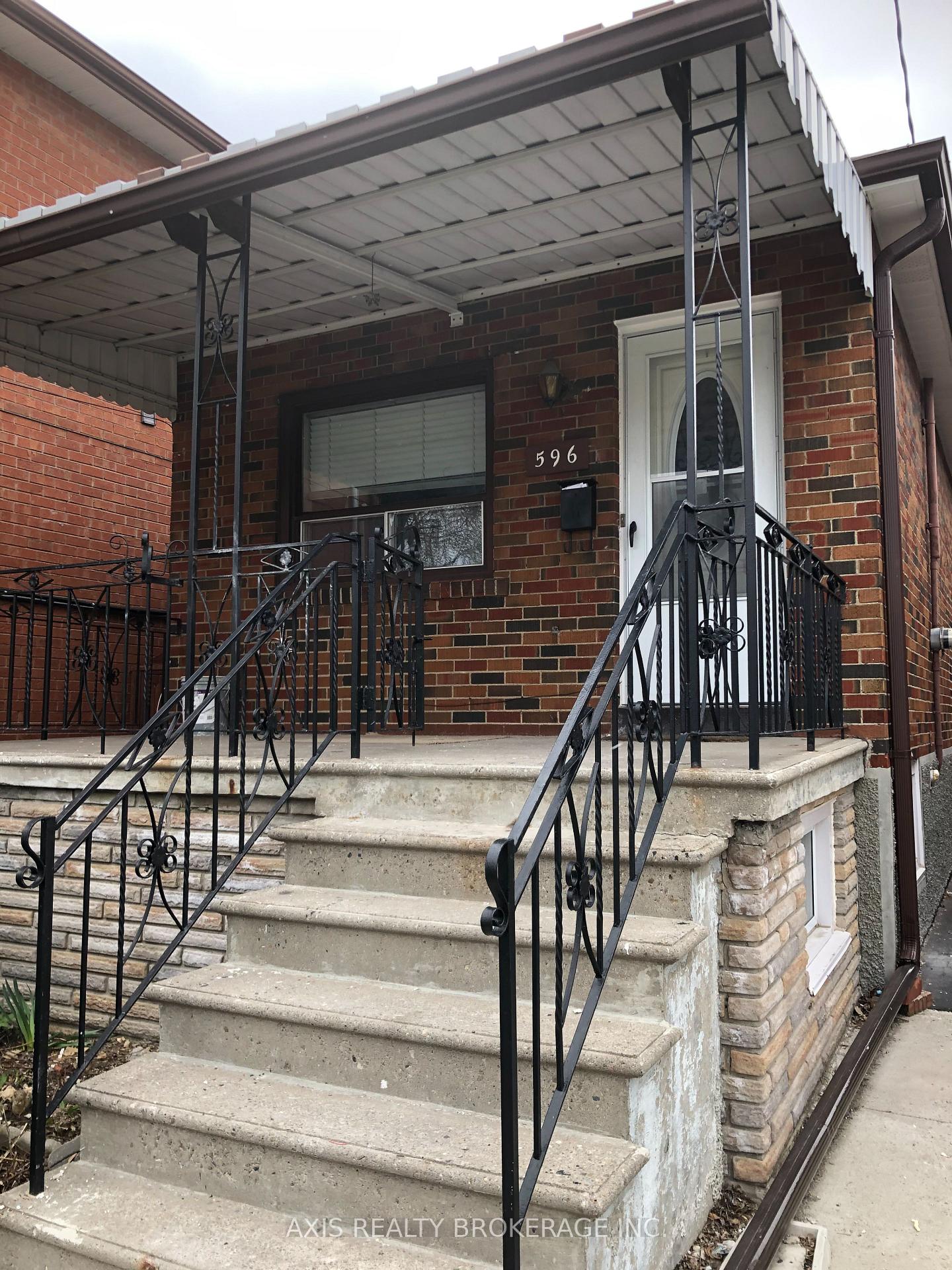 Front of 596 Glenholme Avenue