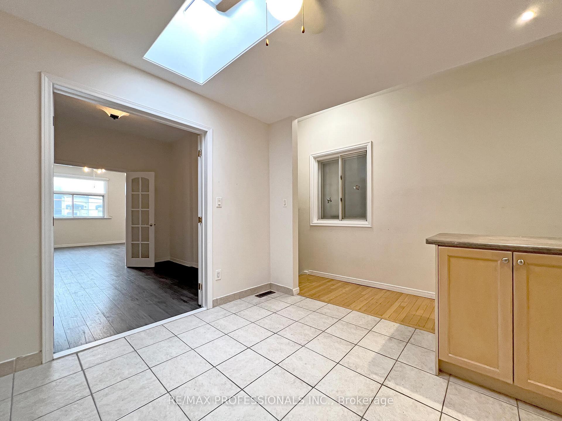 Photo 3 of Unit Upper, 385 Dundas Street E, Toronto, Moss Park — HOMEH