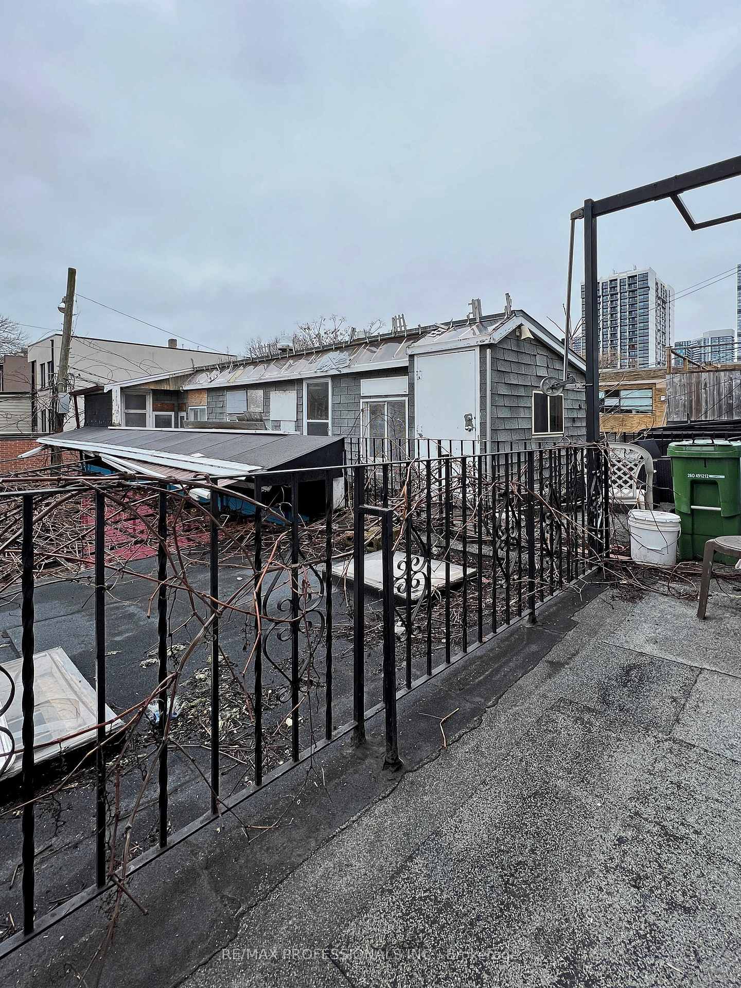Photo 6 of Unit Upper, 385 Dundas Street E, Toronto, Moss Park — HOMEH