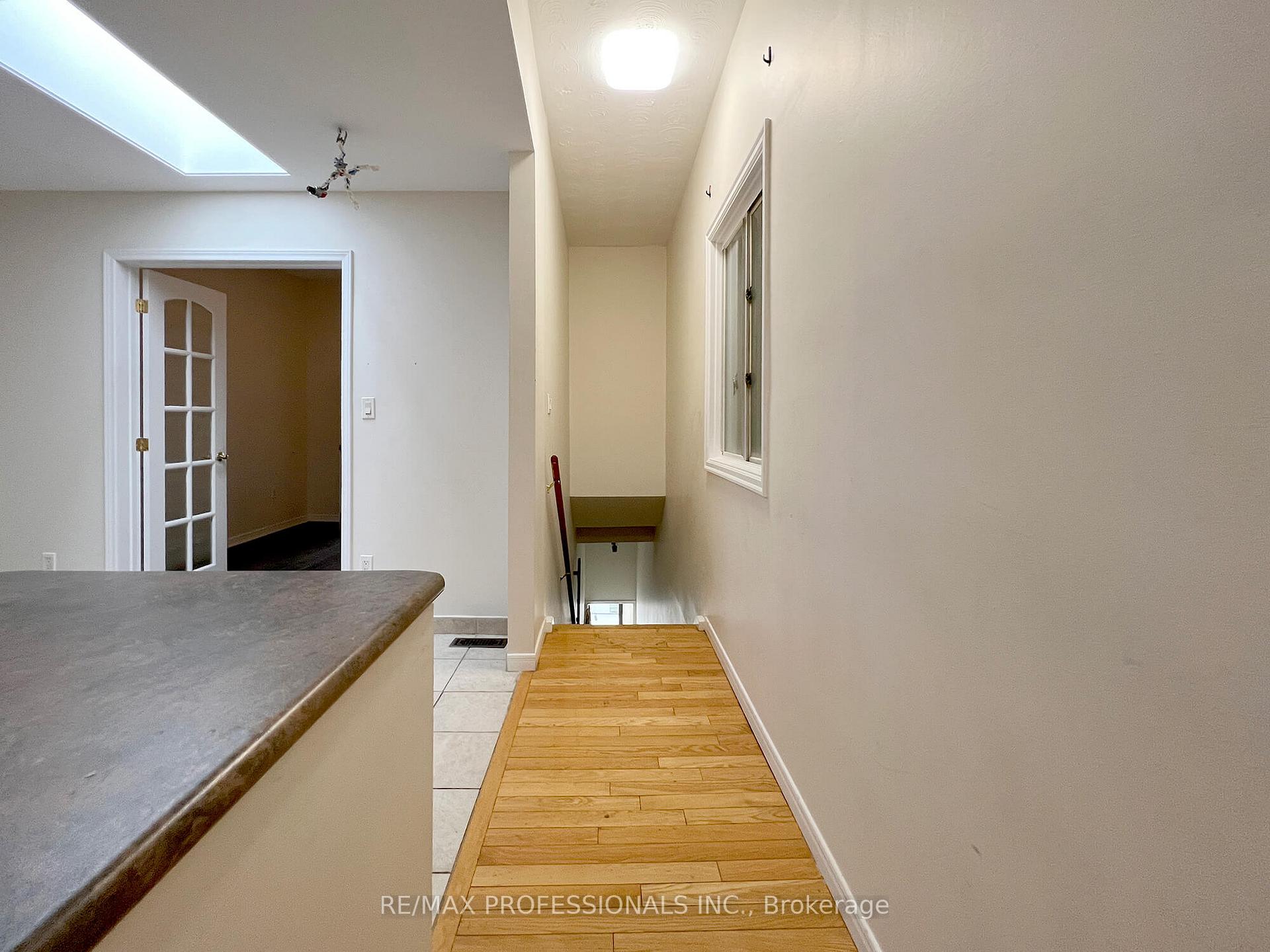 Photo 15 of Unit Upper, 385 Dundas Street E, Toronto, Moss Park — HOMEH