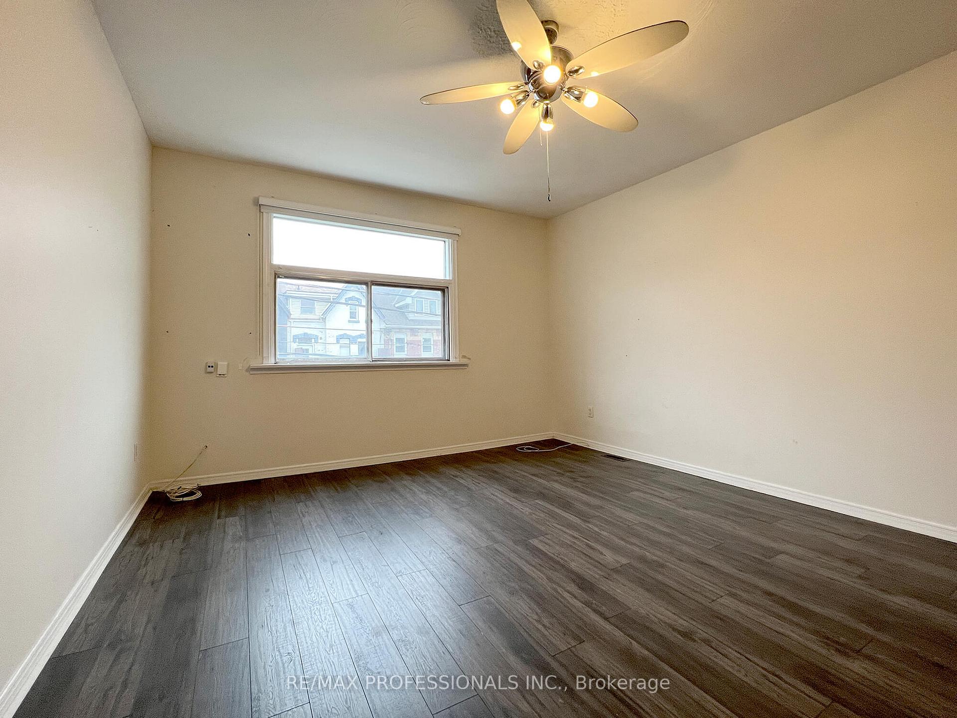 Photo 17 of Unit Upper, 385 Dundas Street E, Toronto, Moss Park — HOMEH