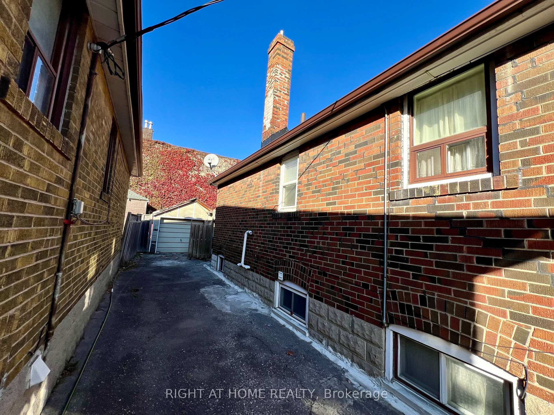 Photo 4 of 62 Lanark Avenue, Toronto, Oakwood Village — HOMEH