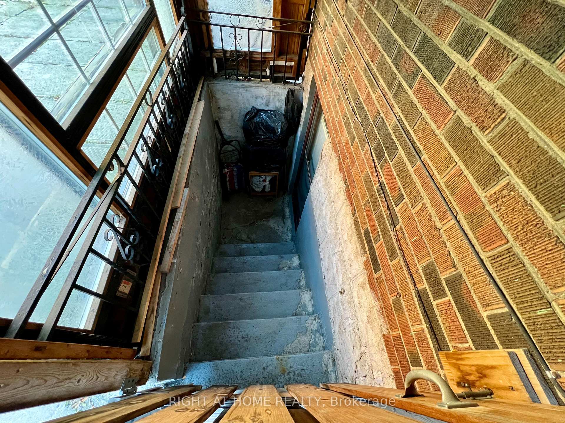 Photo 11 of 62 Lanark Avenue, Toronto, Oakwood Village — HOMEH