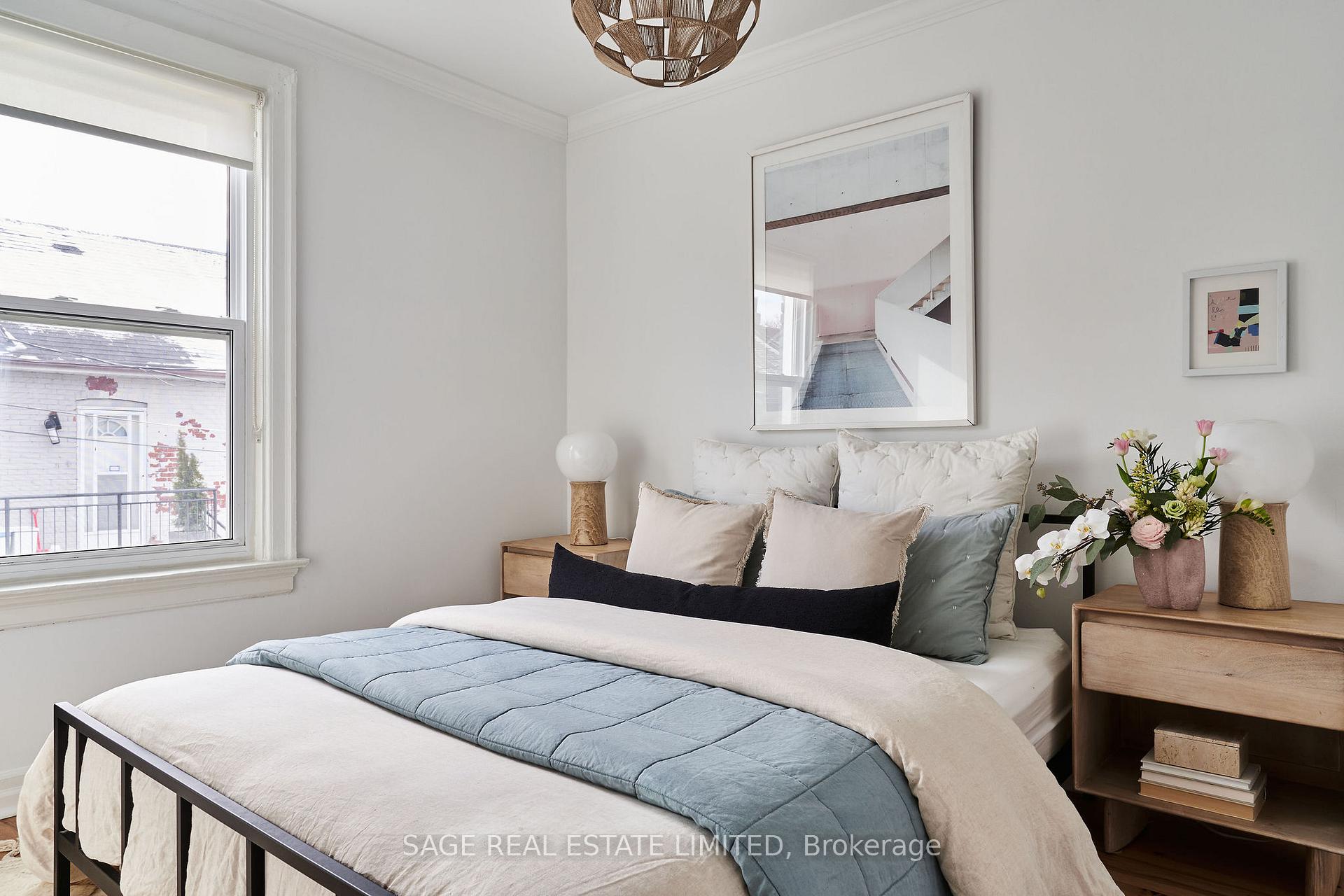Photo 6 of 14 Clinton Place, Toronto, Palmerston-Little Italy — HOMEH