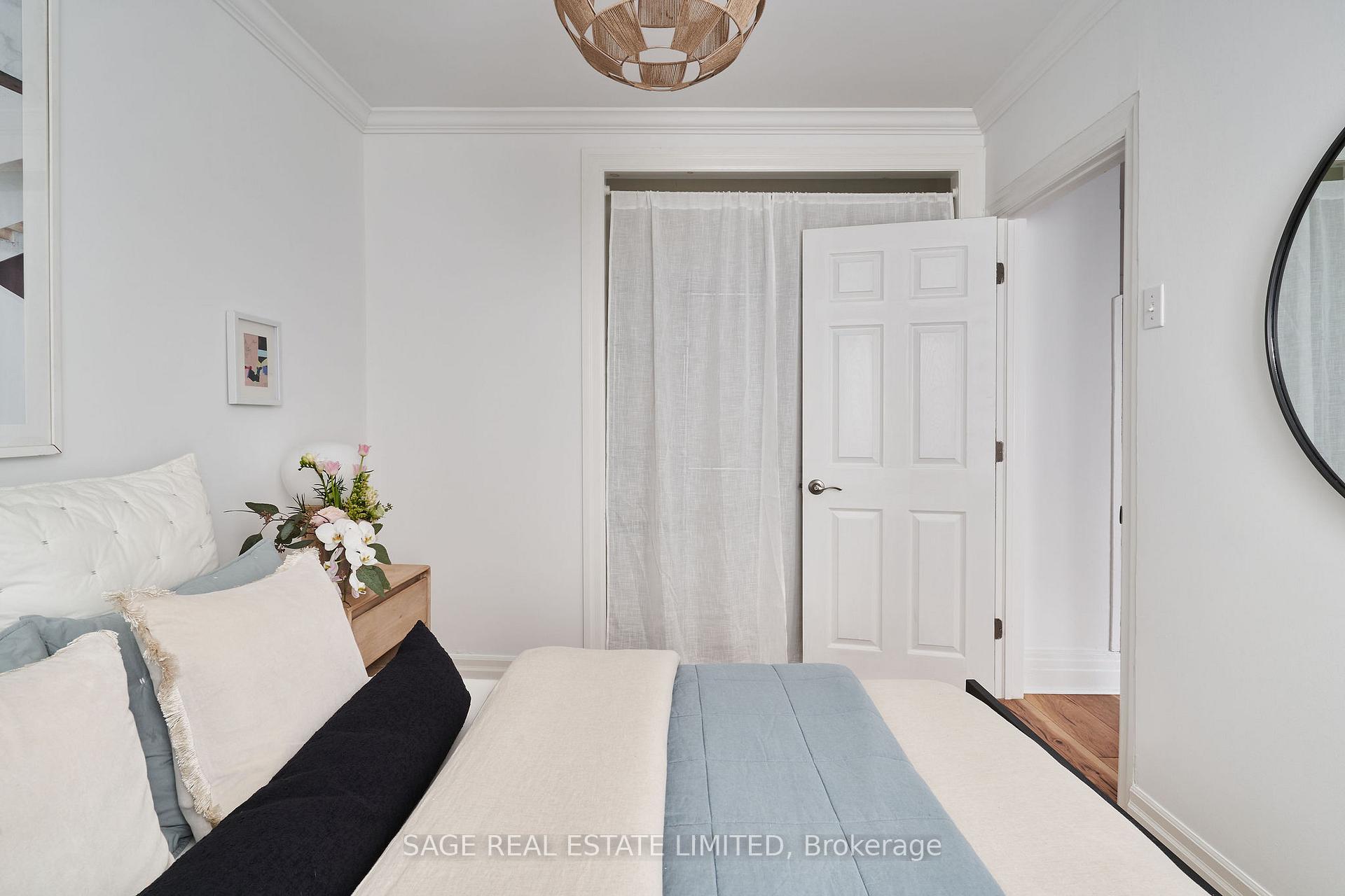 Photo 7 of 14 Clinton Place, Toronto, Palmerston-Little Italy — HOMEH