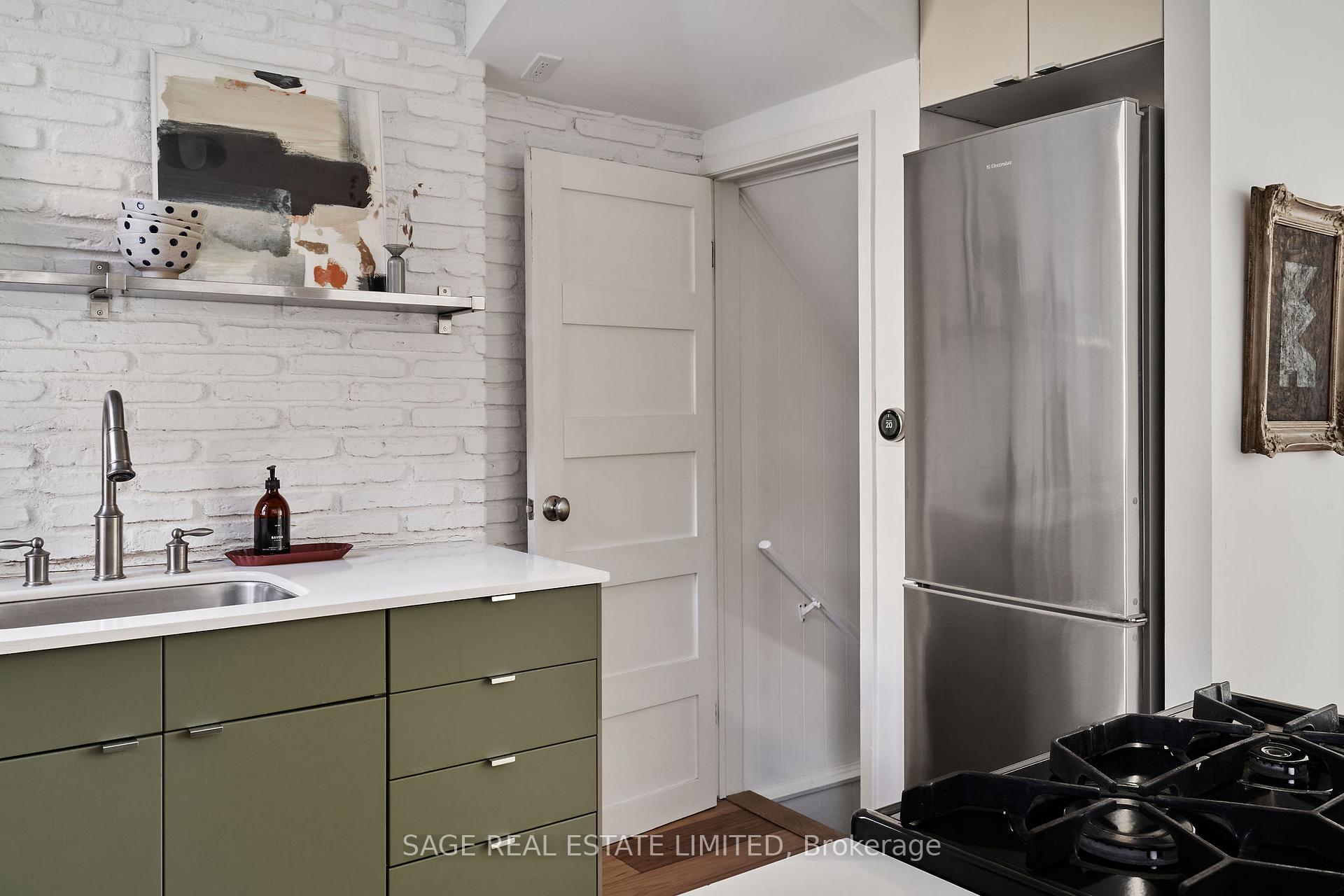 Photo 14 of 14 Clinton Place, Toronto, Palmerston-Little Italy — HOMEH