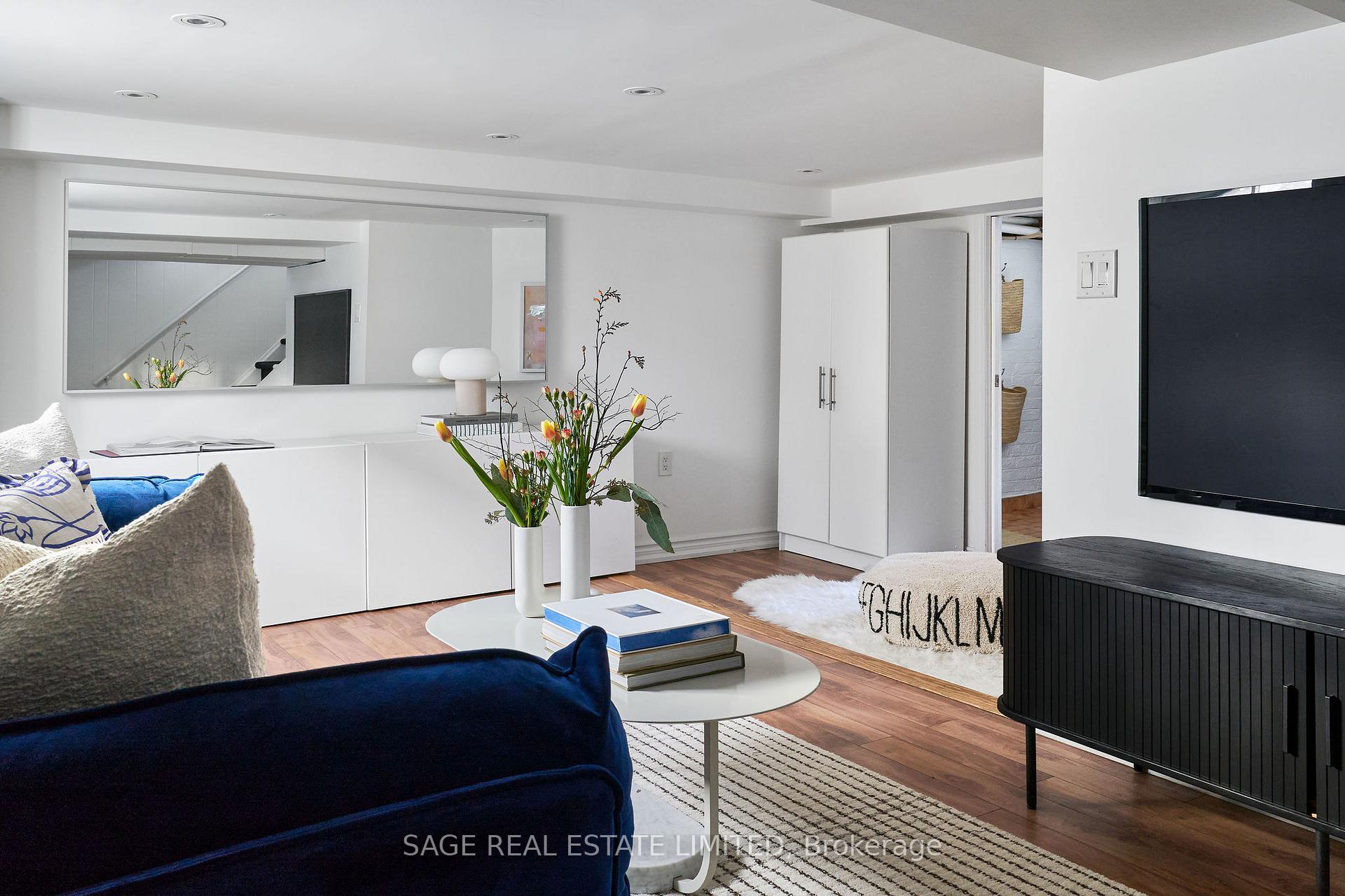 Photo 15 of 14 Clinton Place, Toronto, Palmerston-Little Italy — HOMEH