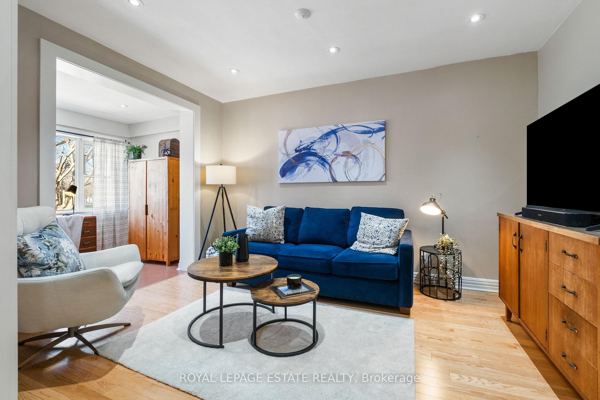 Photo 6 of 33 Mountalan Avenue, Toronto, Greenwood-Coxwell — HOMEH