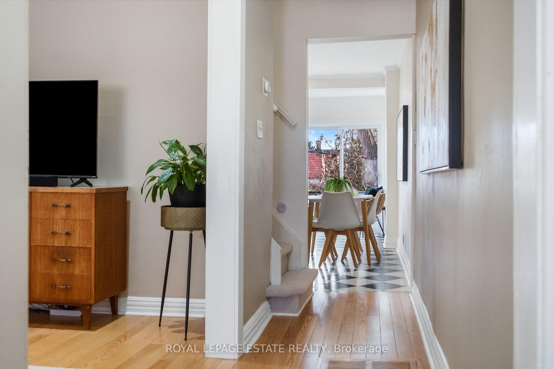 Photo 8 of 33 Mountalan Avenue, Toronto, Greenwood-Coxwell — HOMEH