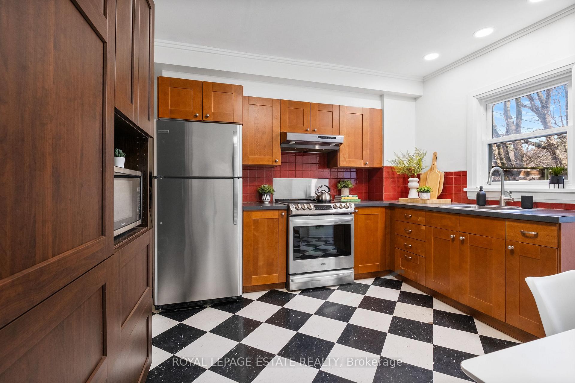 Photo 12 of 33 Mountalan Avenue, Toronto, Greenwood-Coxwell — HOMEH