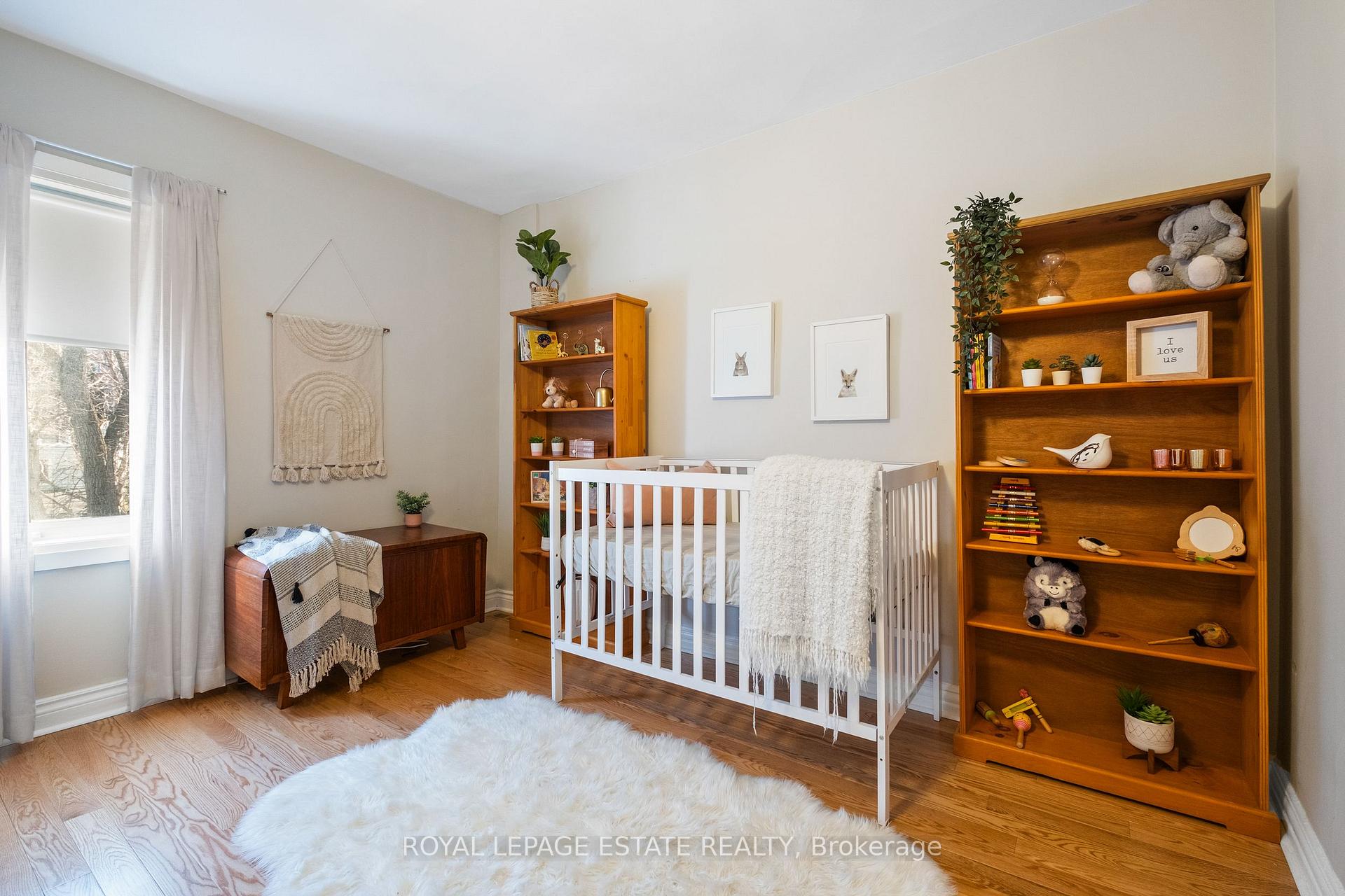 Photo 18 of 33 Mountalan Avenue, Toronto, Greenwood-Coxwell — HOMEH