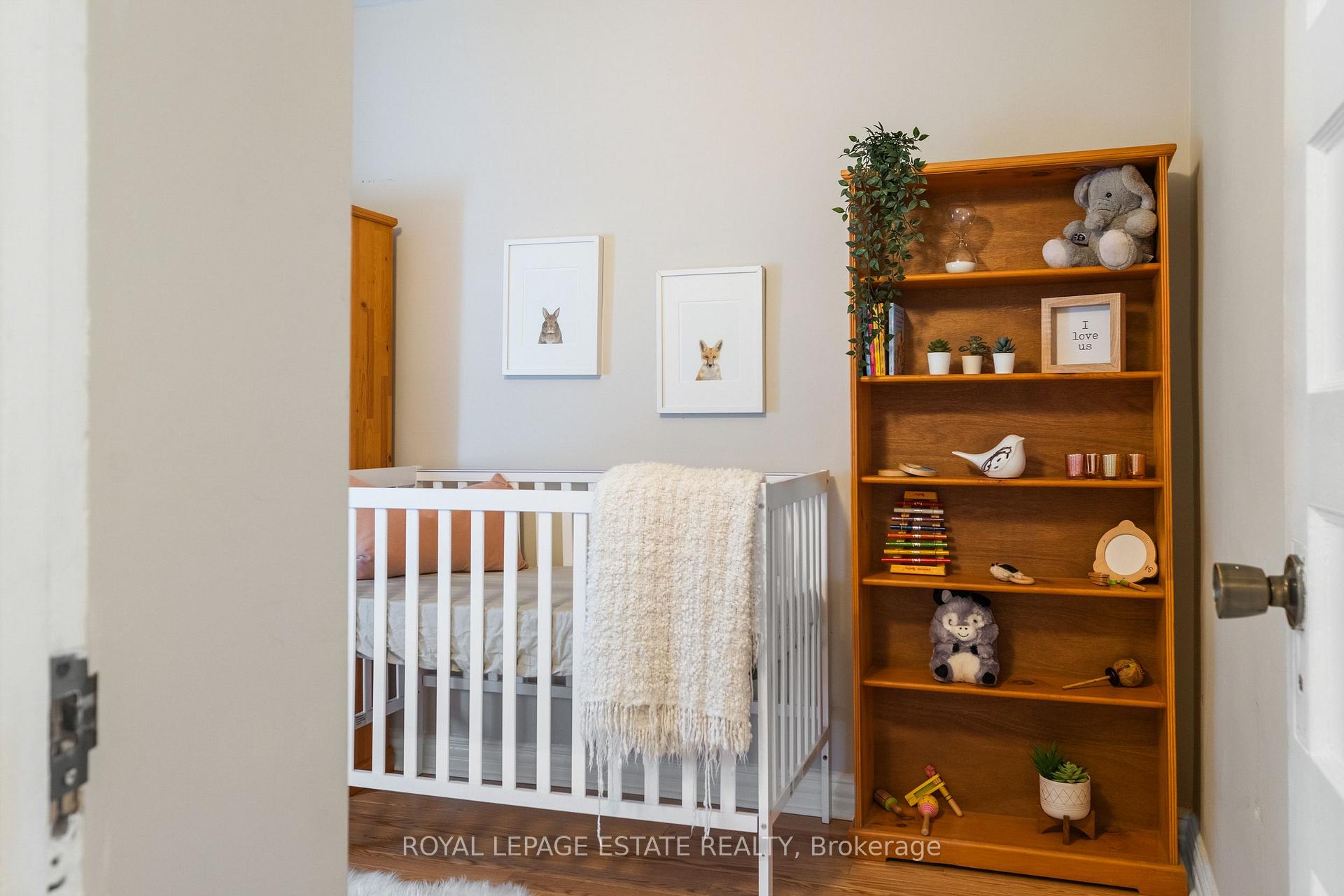 Photo 19 of 33 Mountalan Avenue, Toronto, Greenwood-Coxwell — HOMEH