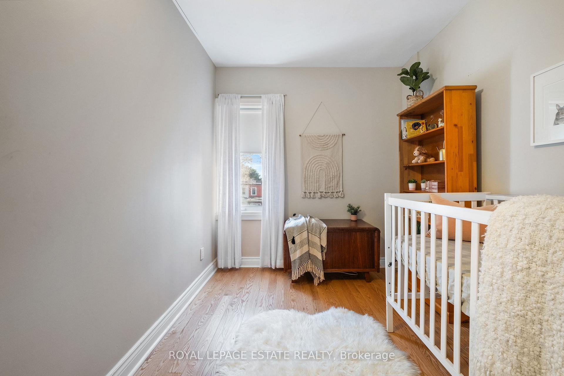 Photo 20 of 33 Mountalan Avenue, Toronto, Greenwood-Coxwell — HOMEH