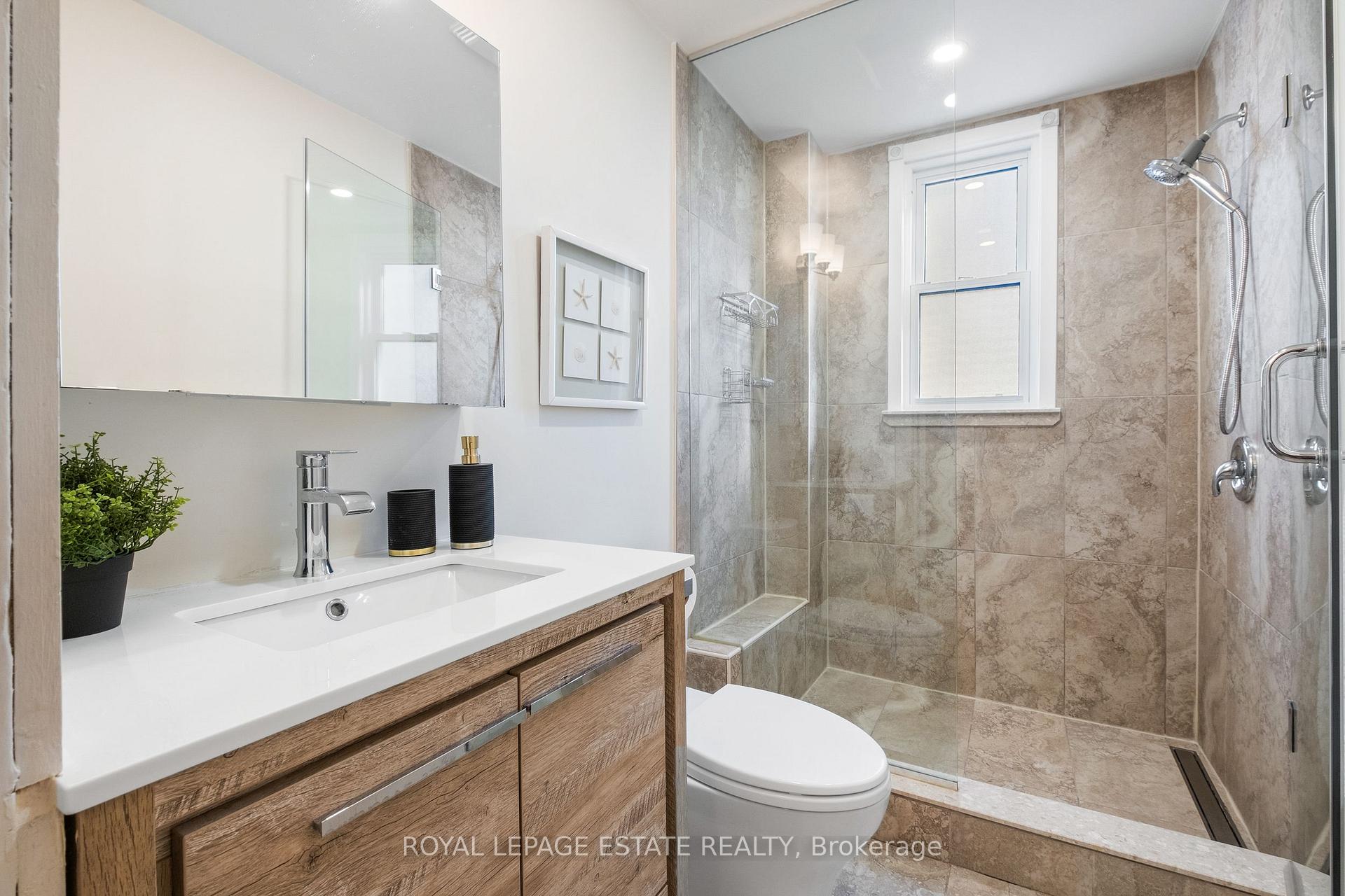 Photo 21 of 33 Mountalan Avenue, Toronto, Greenwood-Coxwell — HOMEH