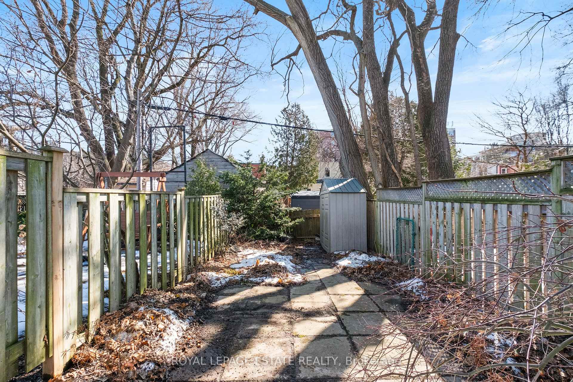 Photo 27 of 33 Mountalan Avenue, Toronto, Greenwood-Coxwell — HOMEH