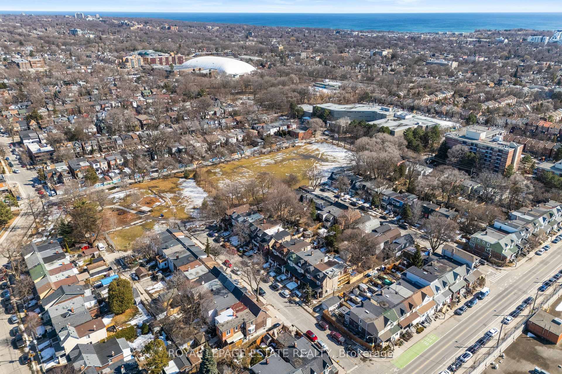 Photo 33 of 33 Mountalan Avenue, Toronto, Greenwood-Coxwell — HOMEH