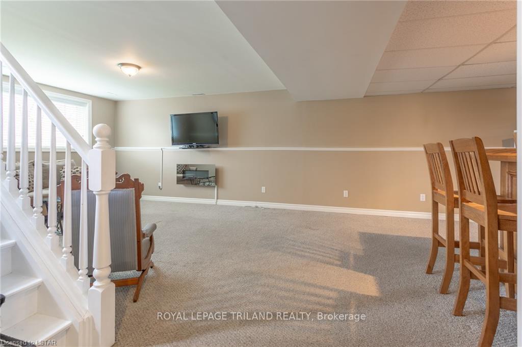 Photo 20 of 45 Village Gate Crescent, Thames Centre, Rural Thames Centre — HOMEH