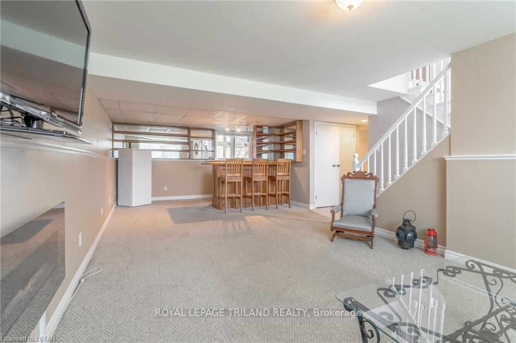 Photo 23 of 45 Village Gate Crescent, Thames Centre, Rural Thames Centre — HOMEH