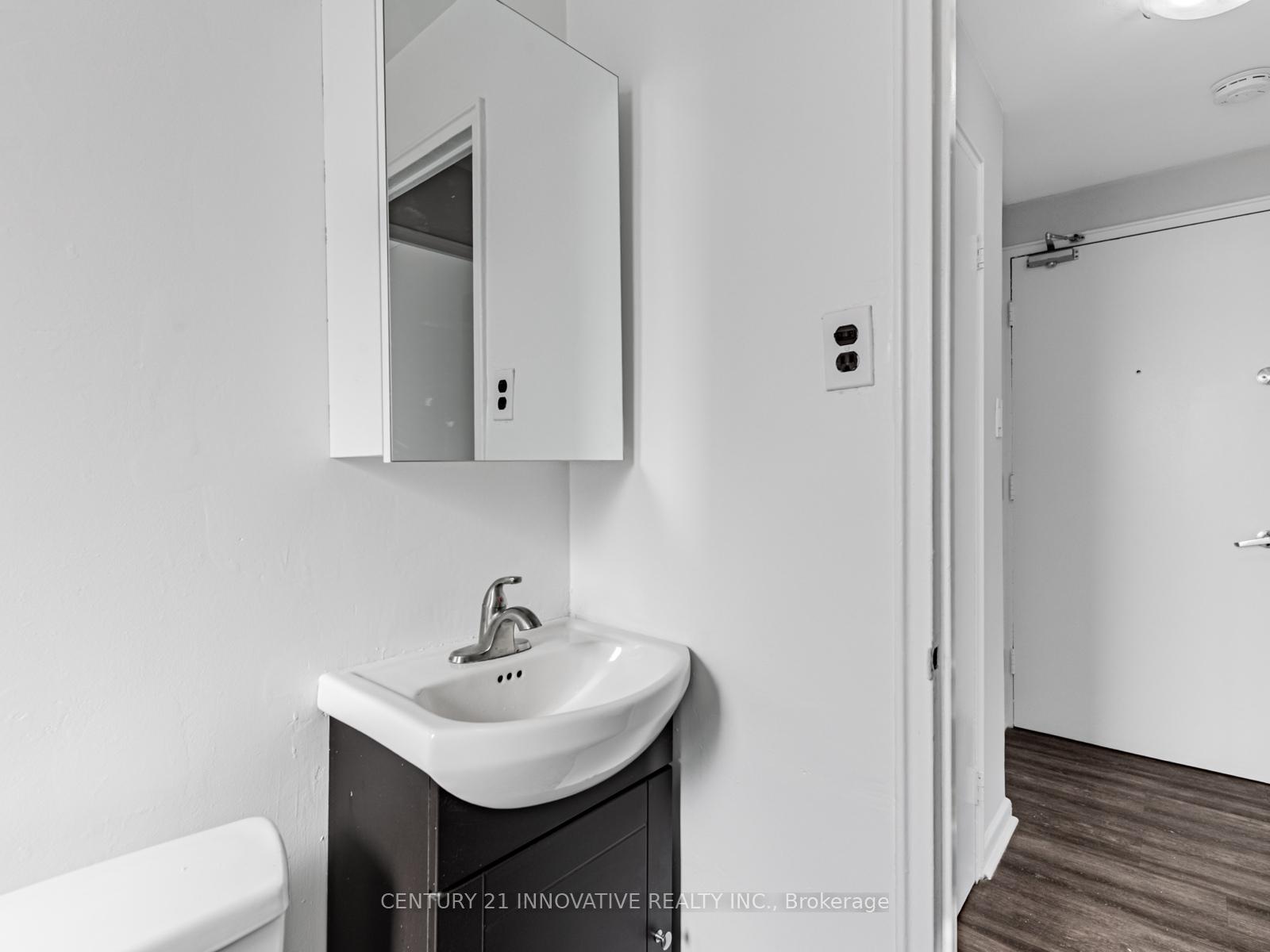 Photo 7 of Unit 111, 1243 Broadview Avenue, Toronto, Broadview North — HOMEH
