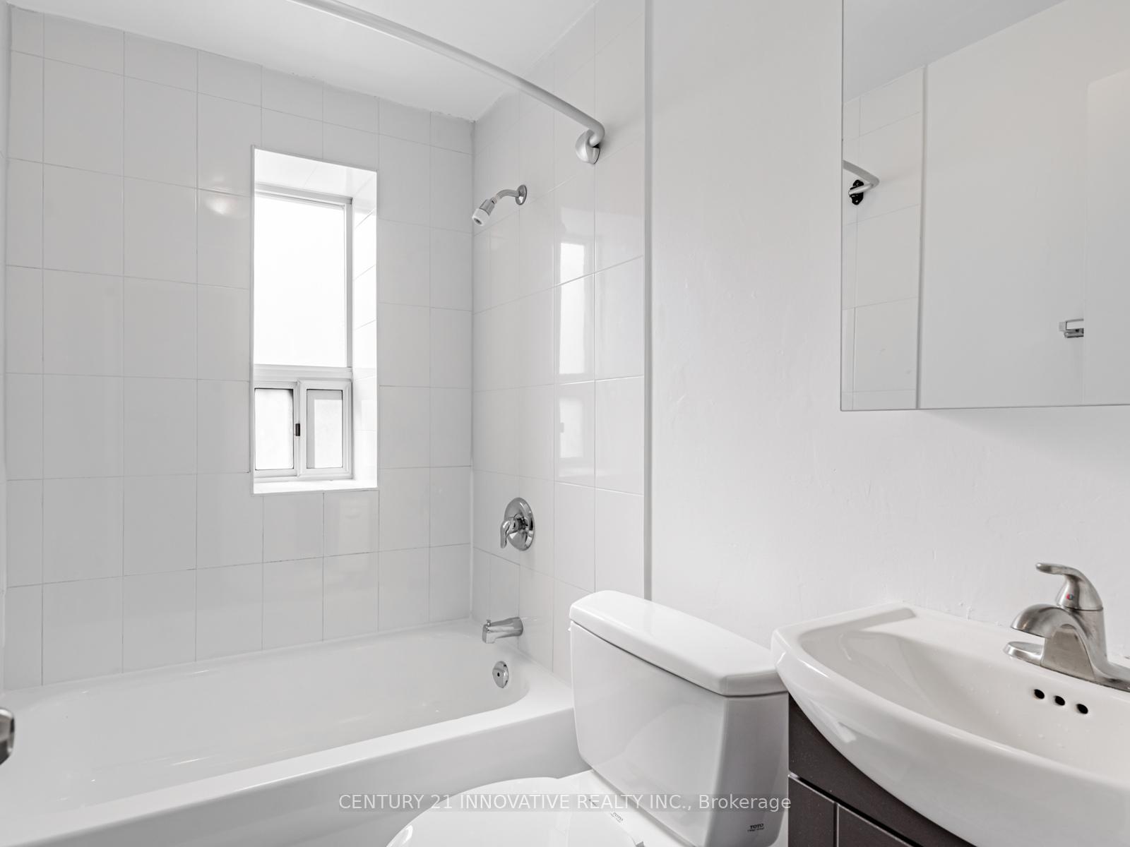 Photo 8 of Unit 111, 1243 Broadview Avenue, Toronto, Broadview North — HOMEH
