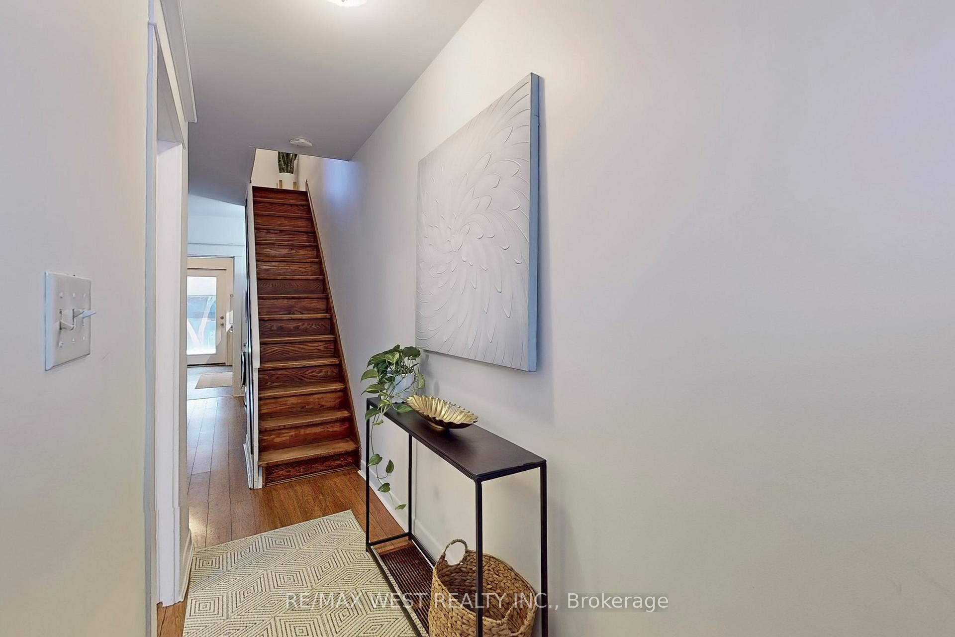 Photo 4 of 540 Roxton Road, Toronto, Palmerston-Little Italy — HOMEH