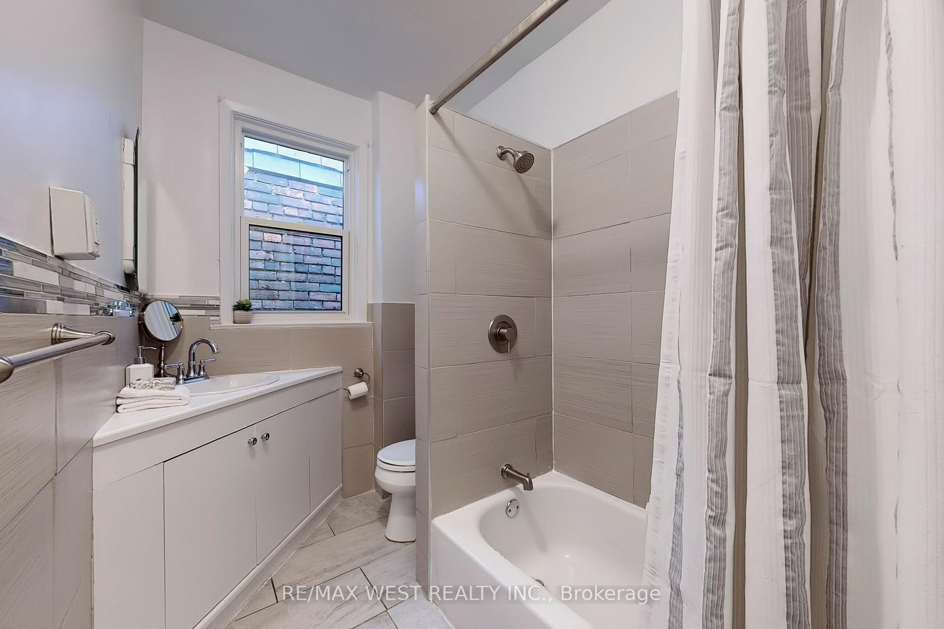 Photo 16 of 540 Roxton Road, Toronto, Palmerston-Little Italy — HOMEH