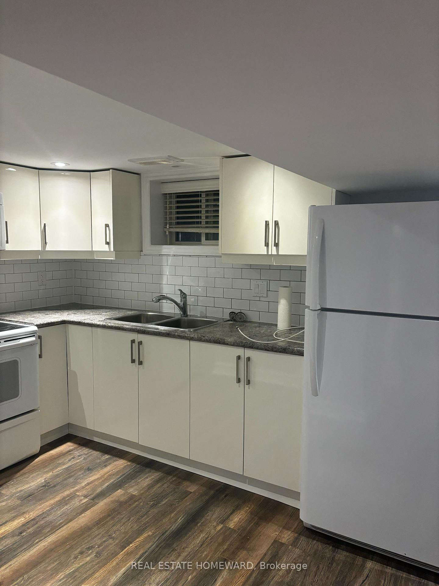 Photo 5 of 29 Dalecrest Drive, Toronto, O'Connor-Parkview — HOMEH
