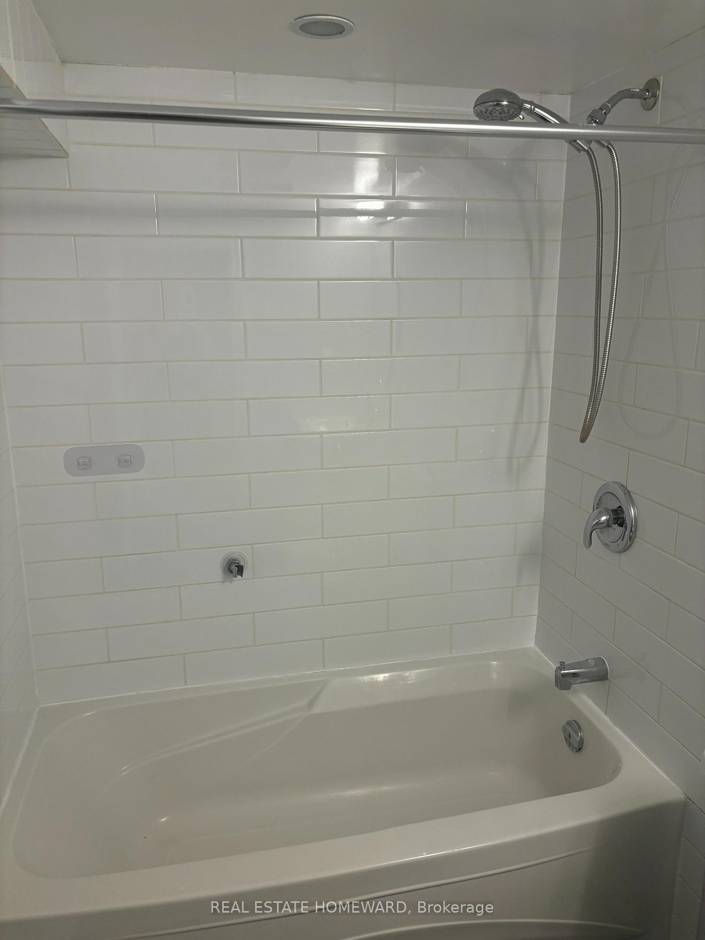 Photo 6 of 29 Dalecrest Drive, Toronto, O'Connor-Parkview — HOMEH