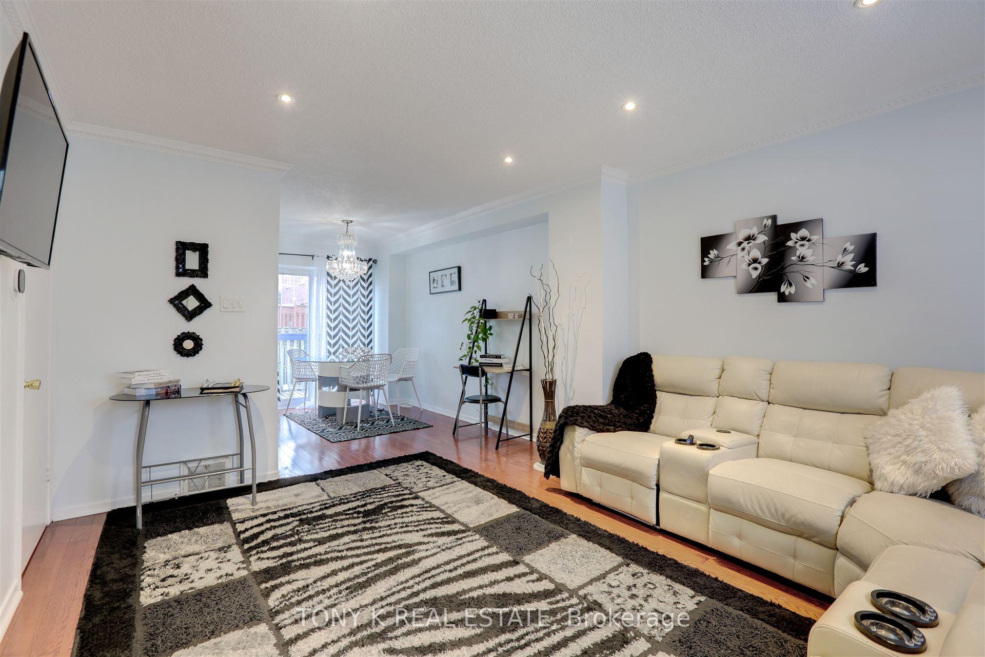 Photo 2 of Unit 3, 740 Kennedy Road, Scarborough, Ionview — HOMEH