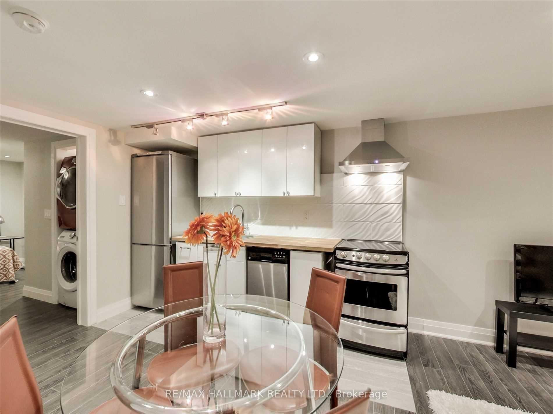 Photo 4 of 251 Manning (Lower) Avenue, Toronto, Trinity-Bellwoods — HOMEH